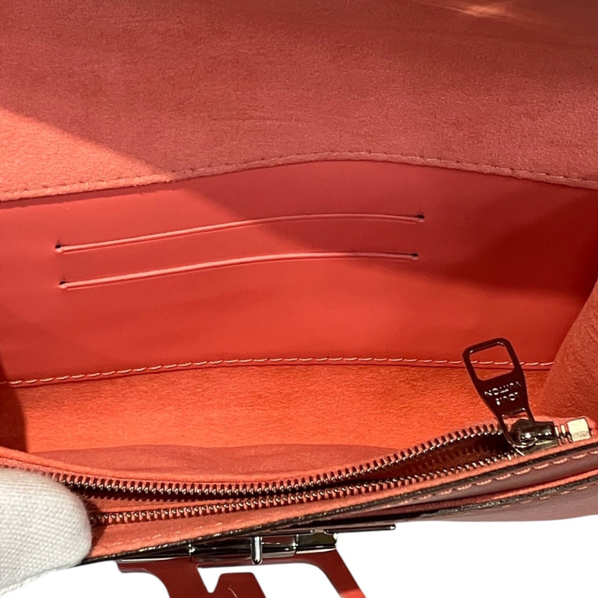 Louis Vuitton Epi Pink Epi Leather Shoulder Bag (Pre-Owned)