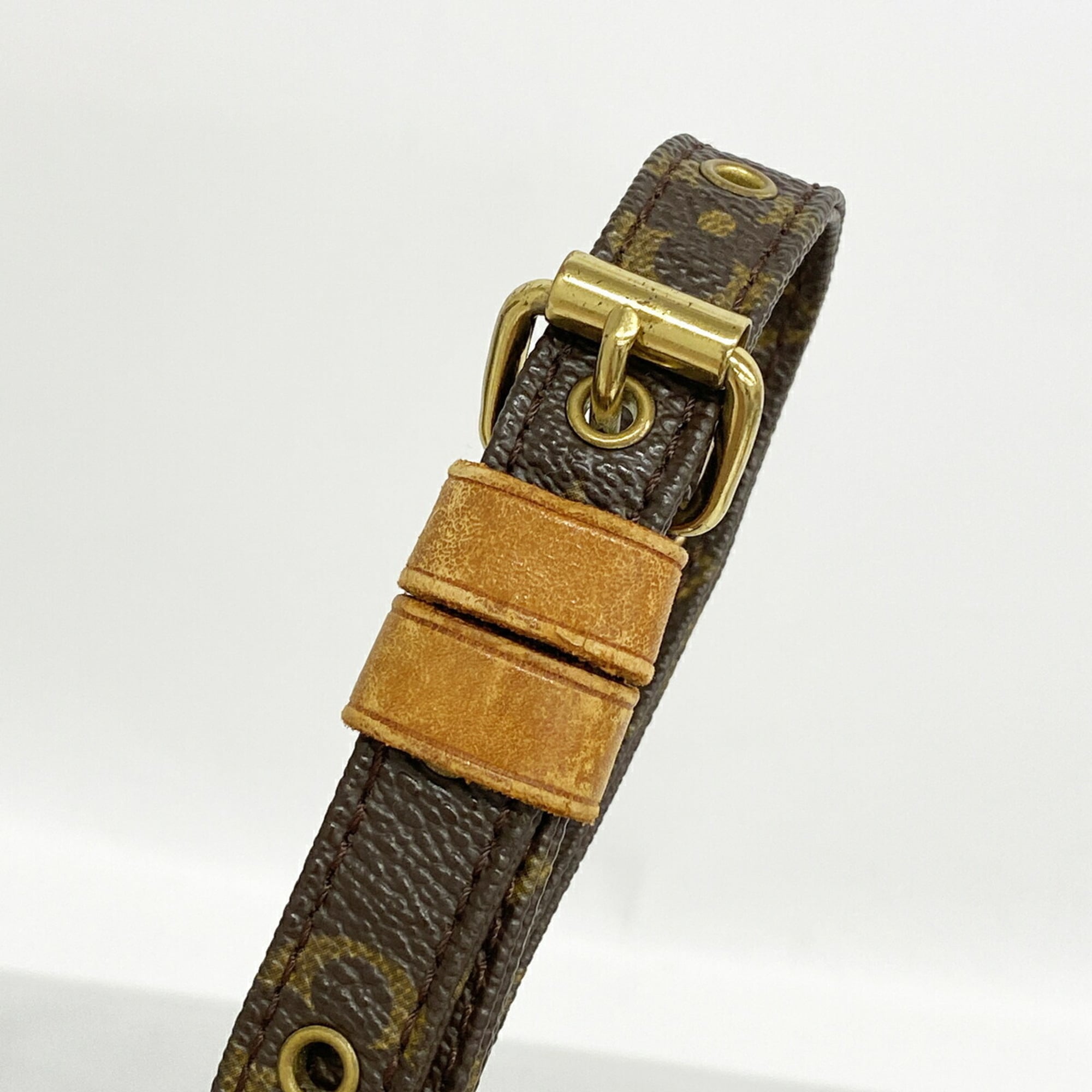 Louis Vuitton Brown Shoulder Bag (Pre-Owned)