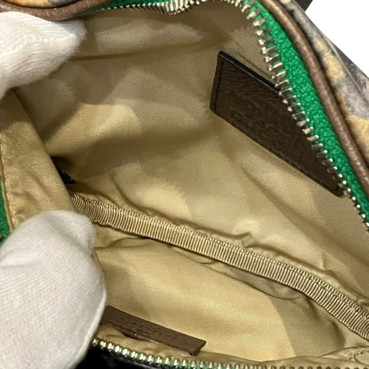 Gucci Beige Green Nylon Leather Fanny Pack (Pre-Owned)