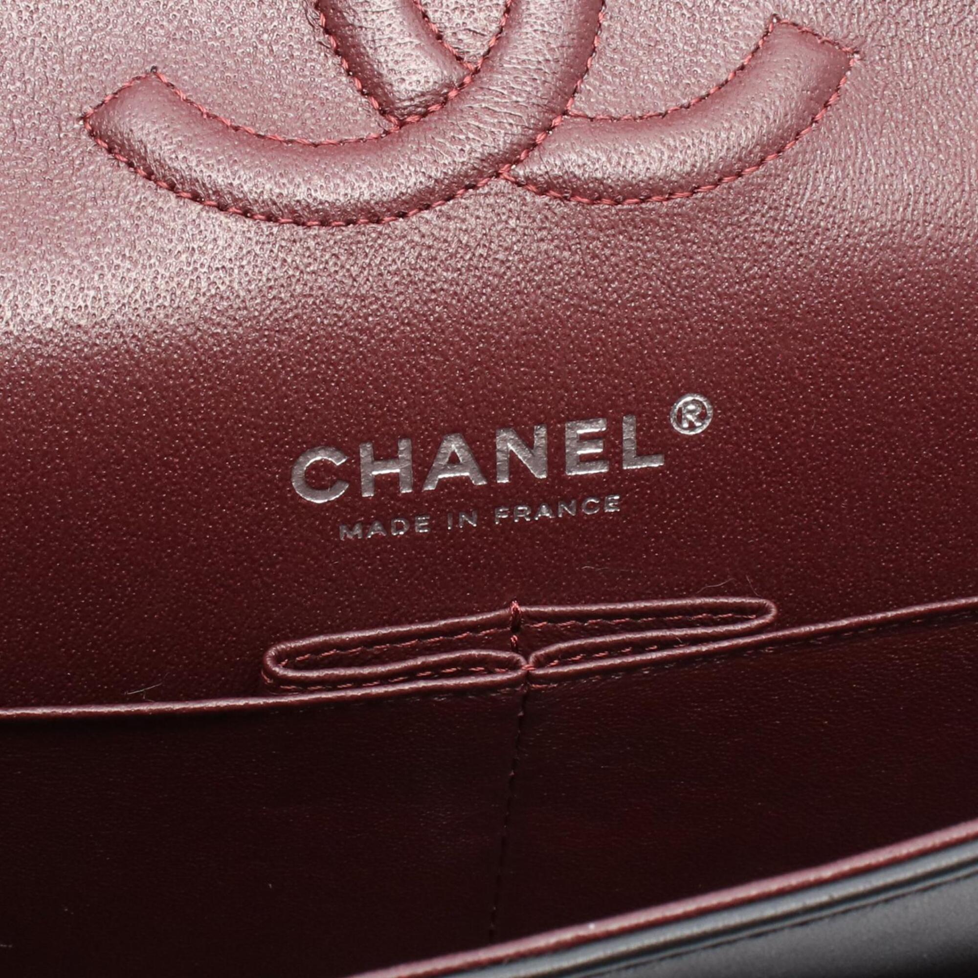 Chanel Black Leather Handbag Shoulder Bag (Pre-Owned)