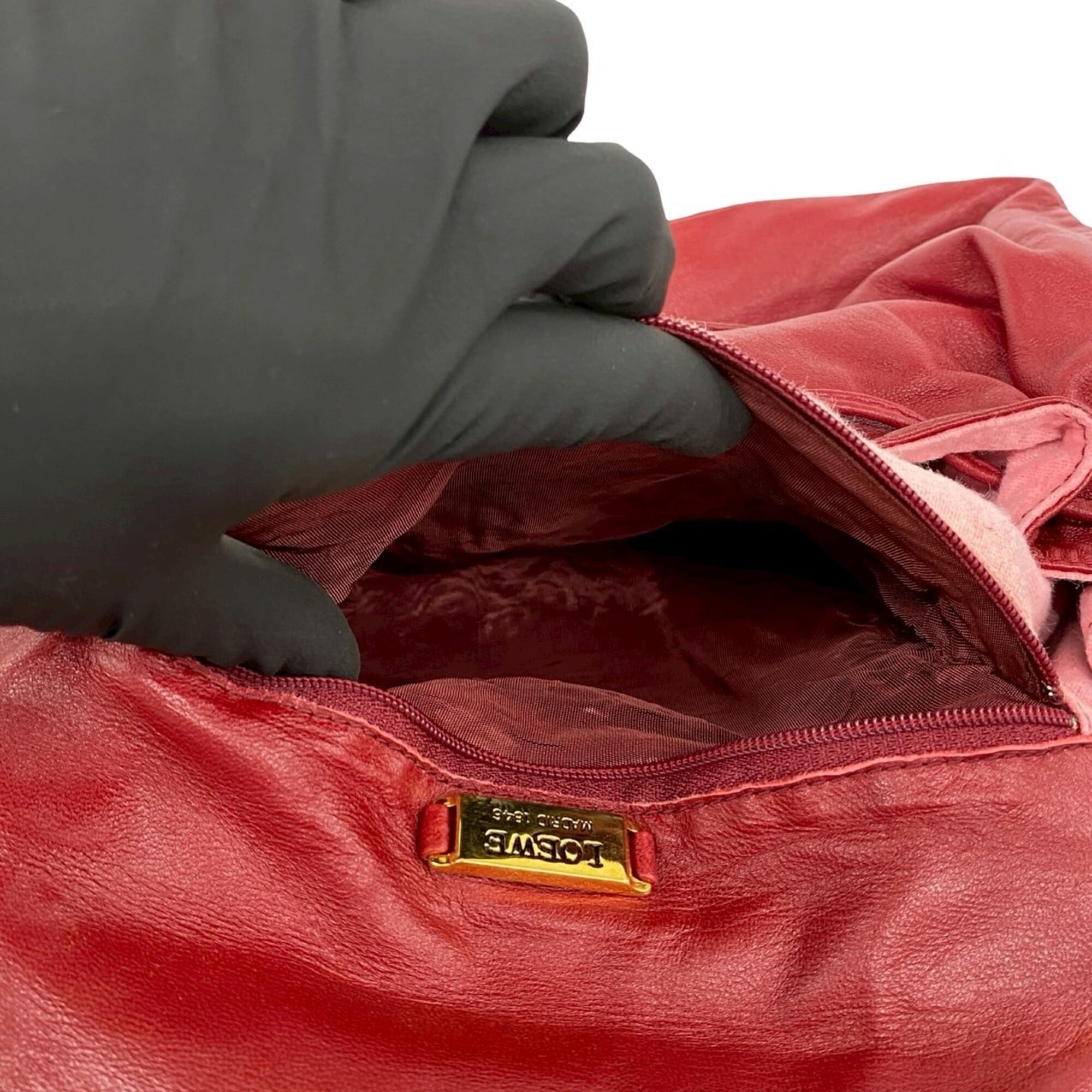 Loewe Red Color Leather Pochette Shoulder Bag (Pre-Owned)