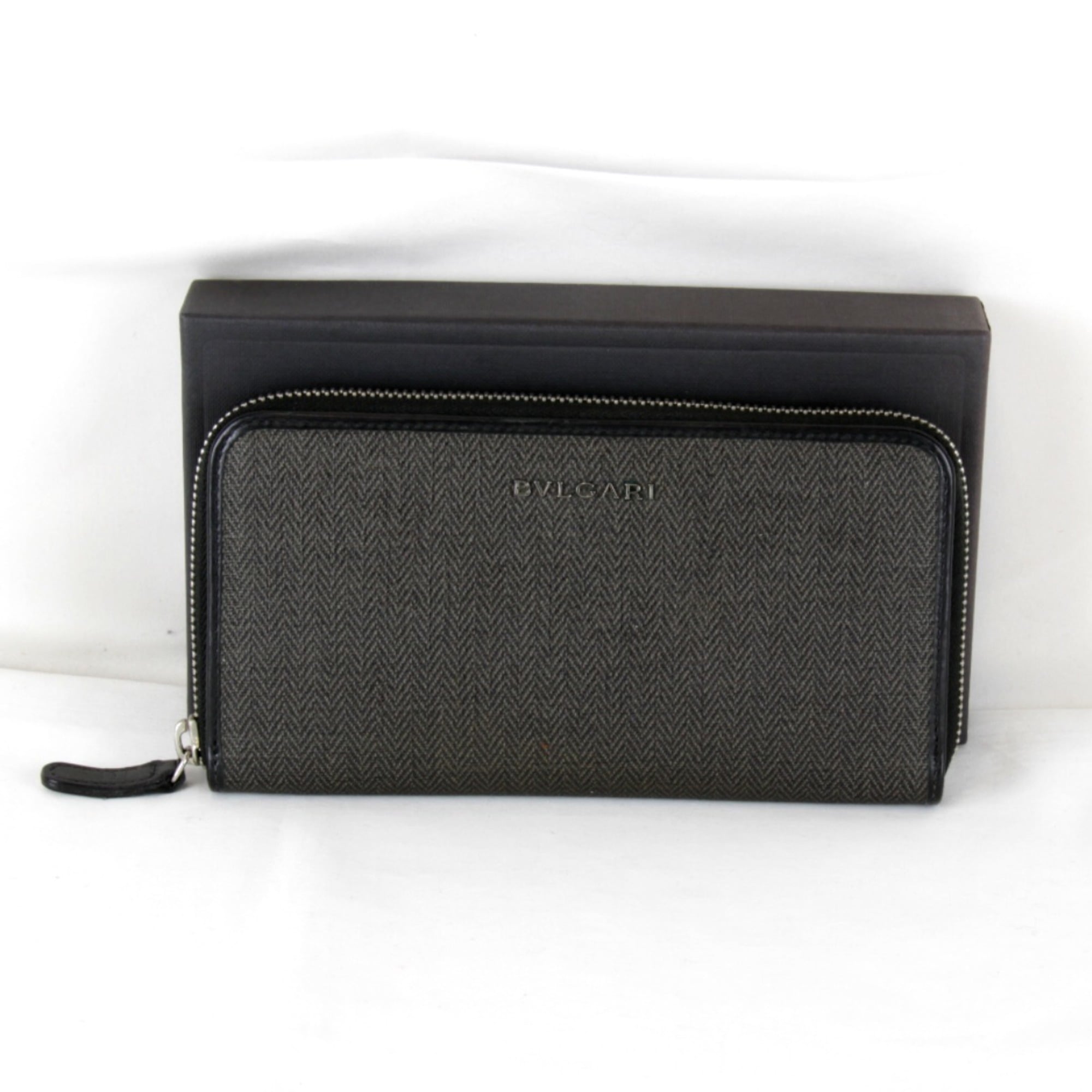 Bvlgari Black Leather Long Wallet (Bi-Fold) (Pre-Owned)