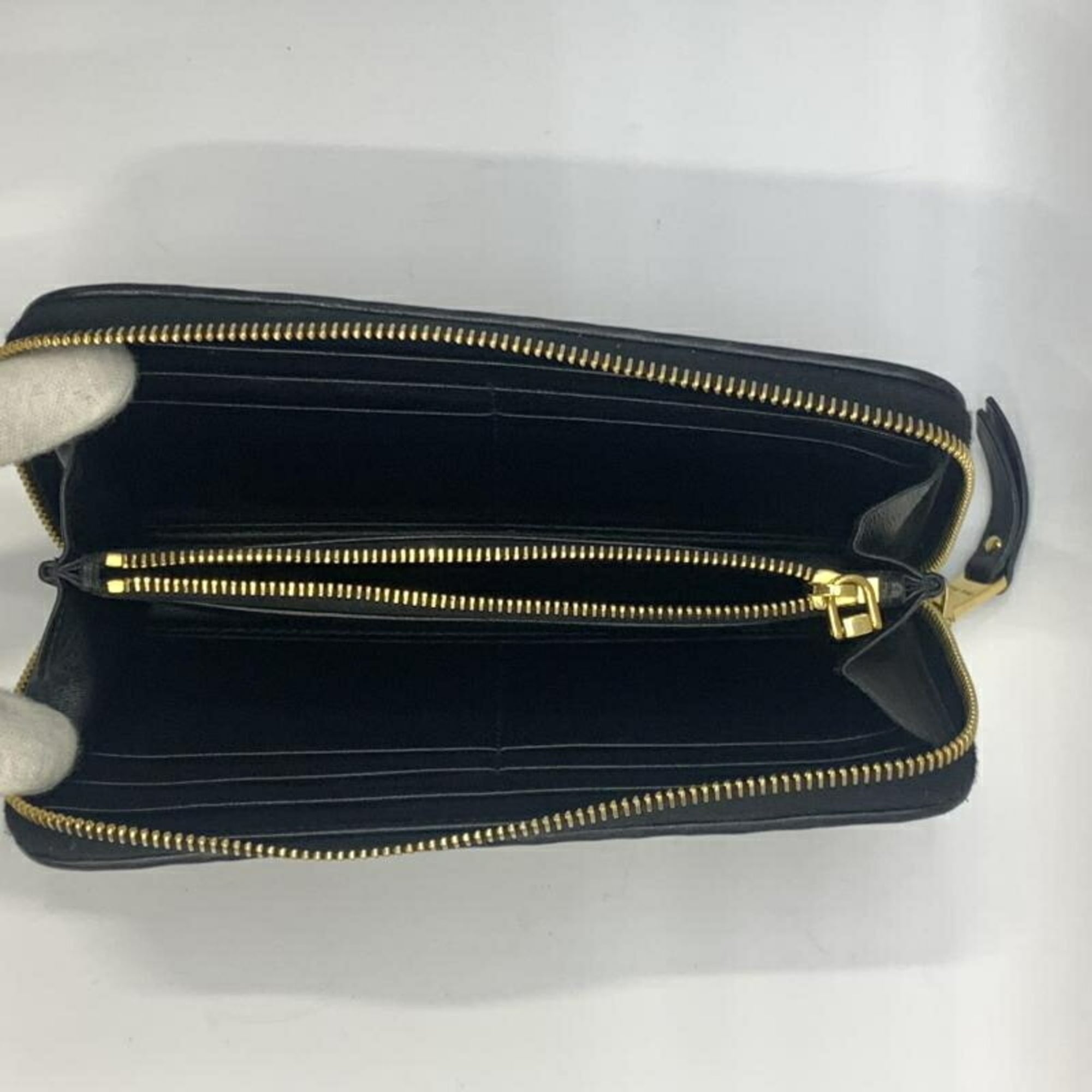 Miu Miu Matelasse Black Long Wallet (Bi-Fold) (Pre-Owned)