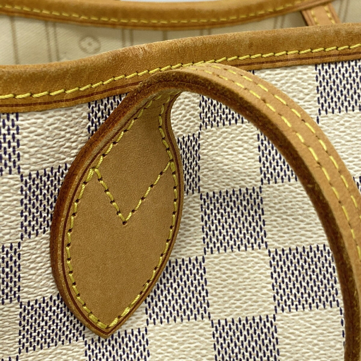 Louis Vuitton White Tote Bag (Pre-Owned)
