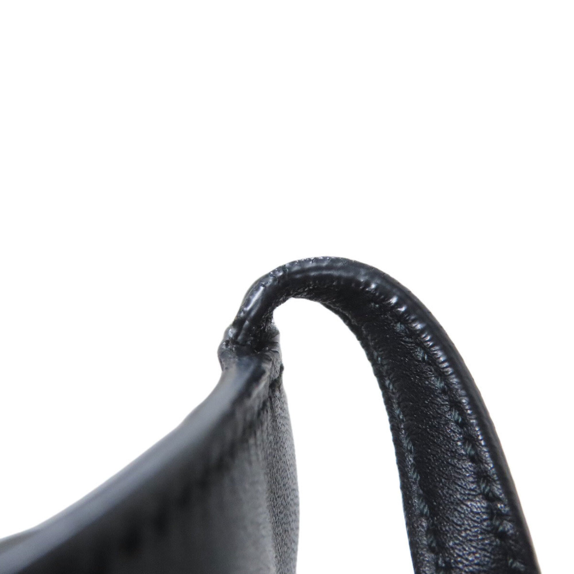 Salvatore Ferragamo Black Leather Pouch Shoulder Bag (Pre-Owned)