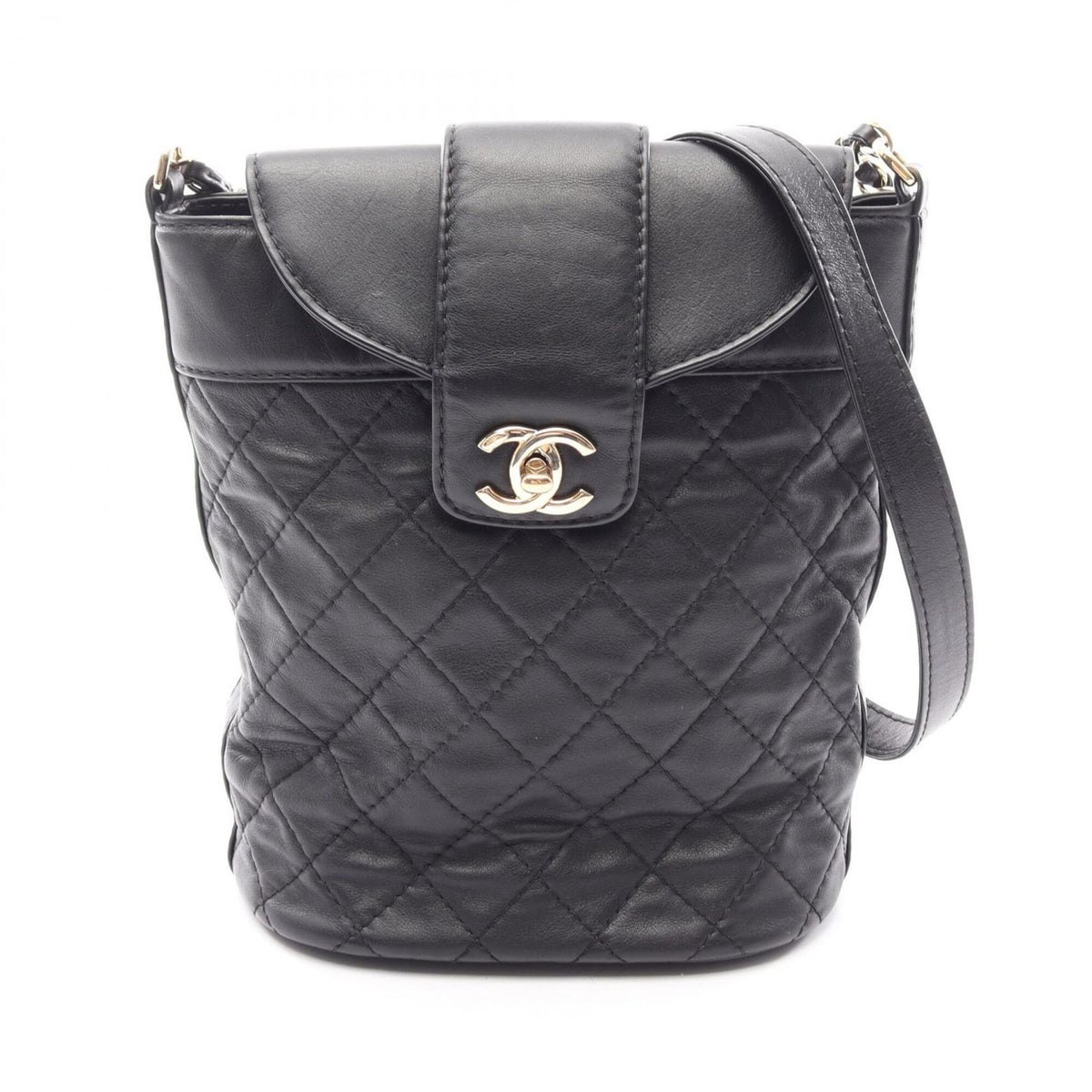 Chanel Matelasse Black Leather Handbag Shoulder Bag (Pre-Owned)