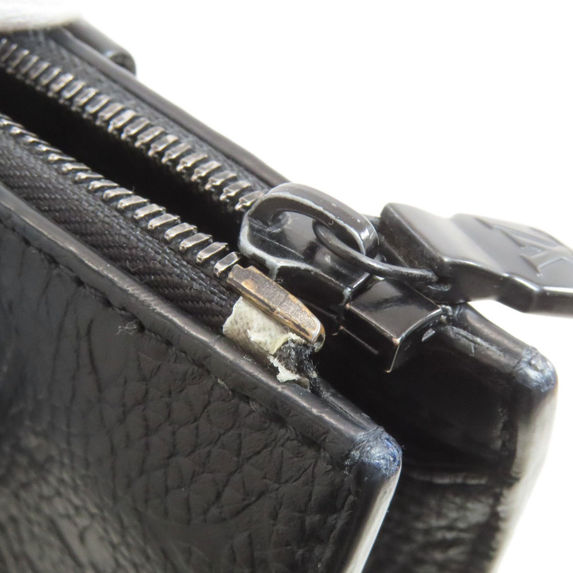 Louis Vuitton Black Leather Handbag (Pre-Owned)