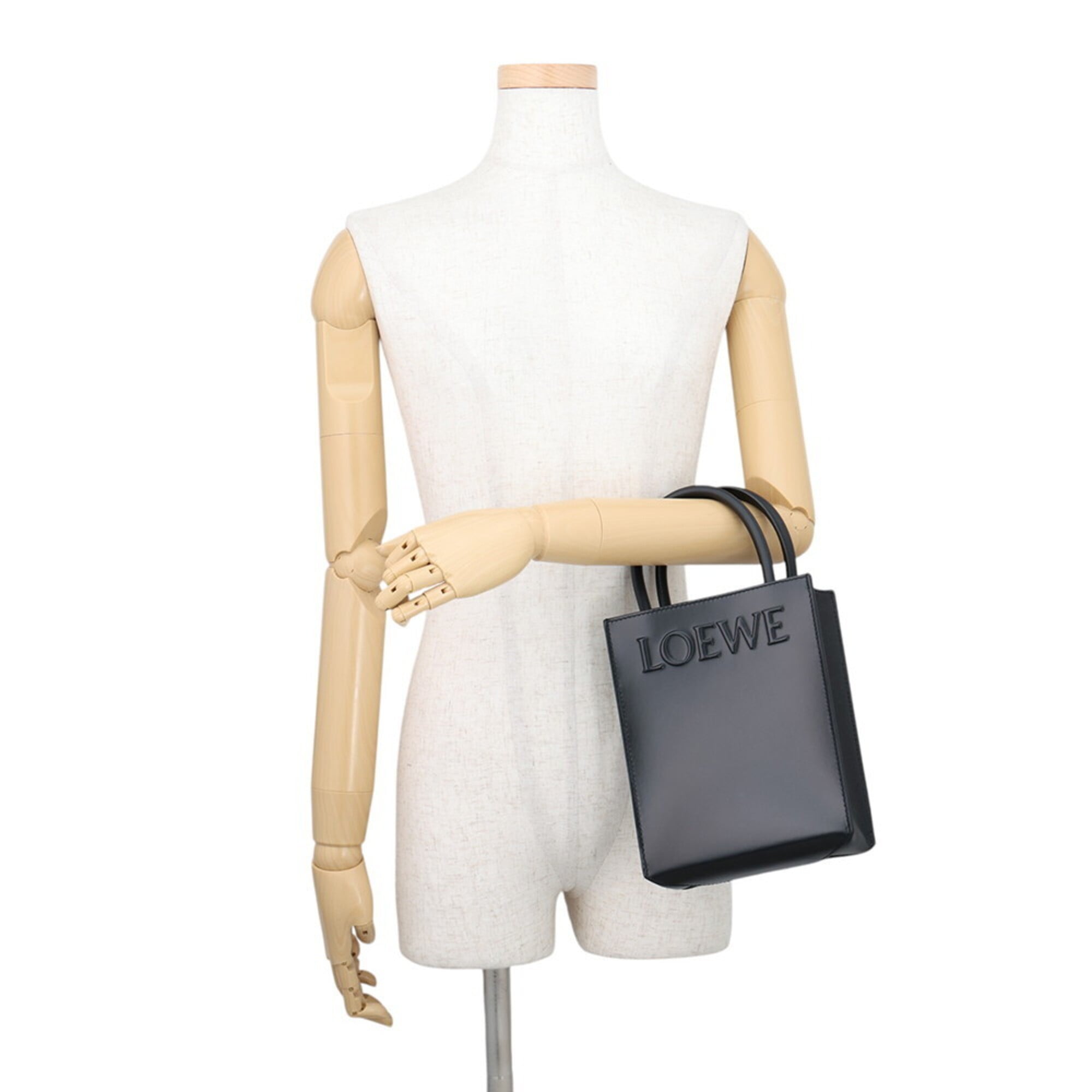 Loewe Black Leather Handbag (Pre-Owned)