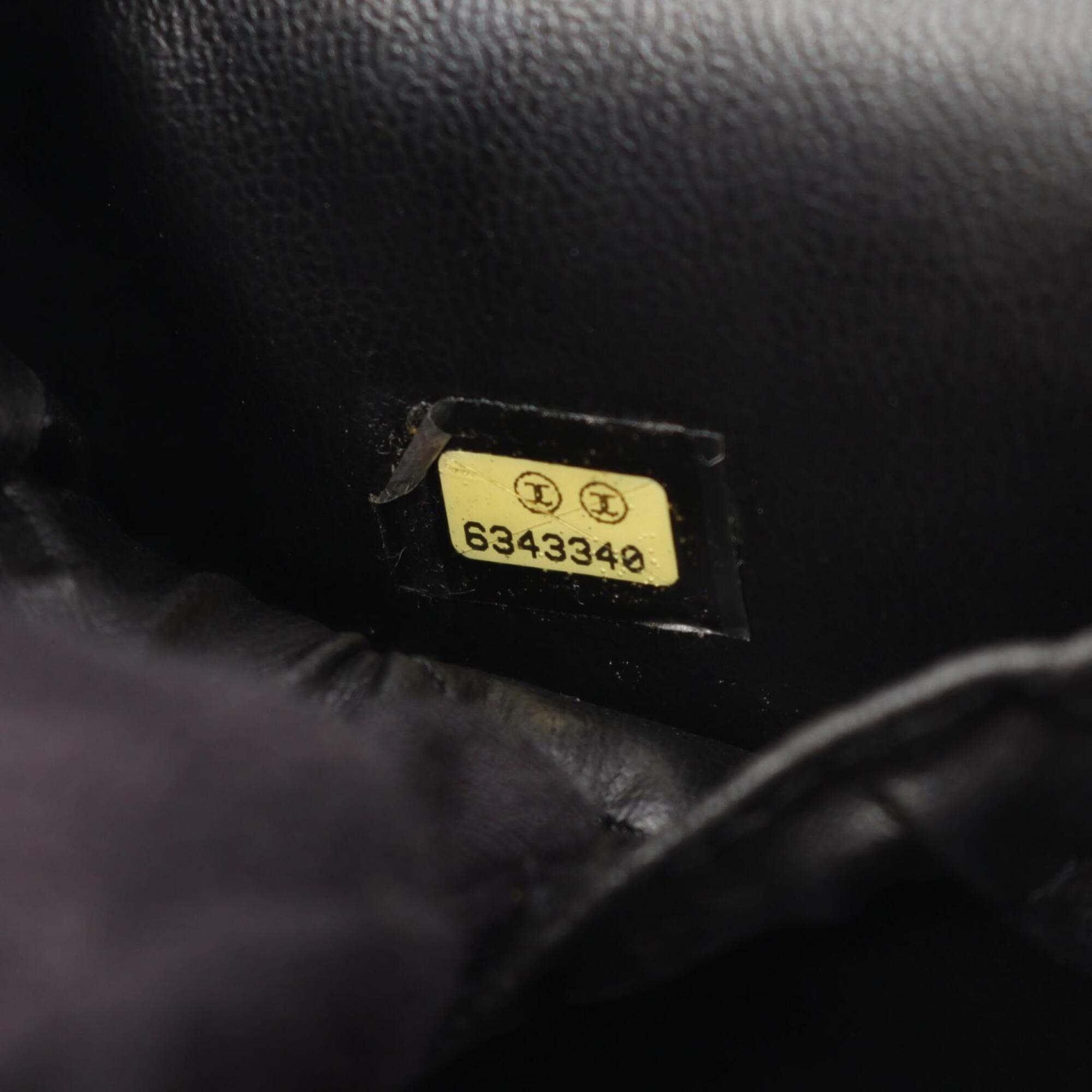 Chanel Black Grained Calfskin Handbag (Pre-Owned)