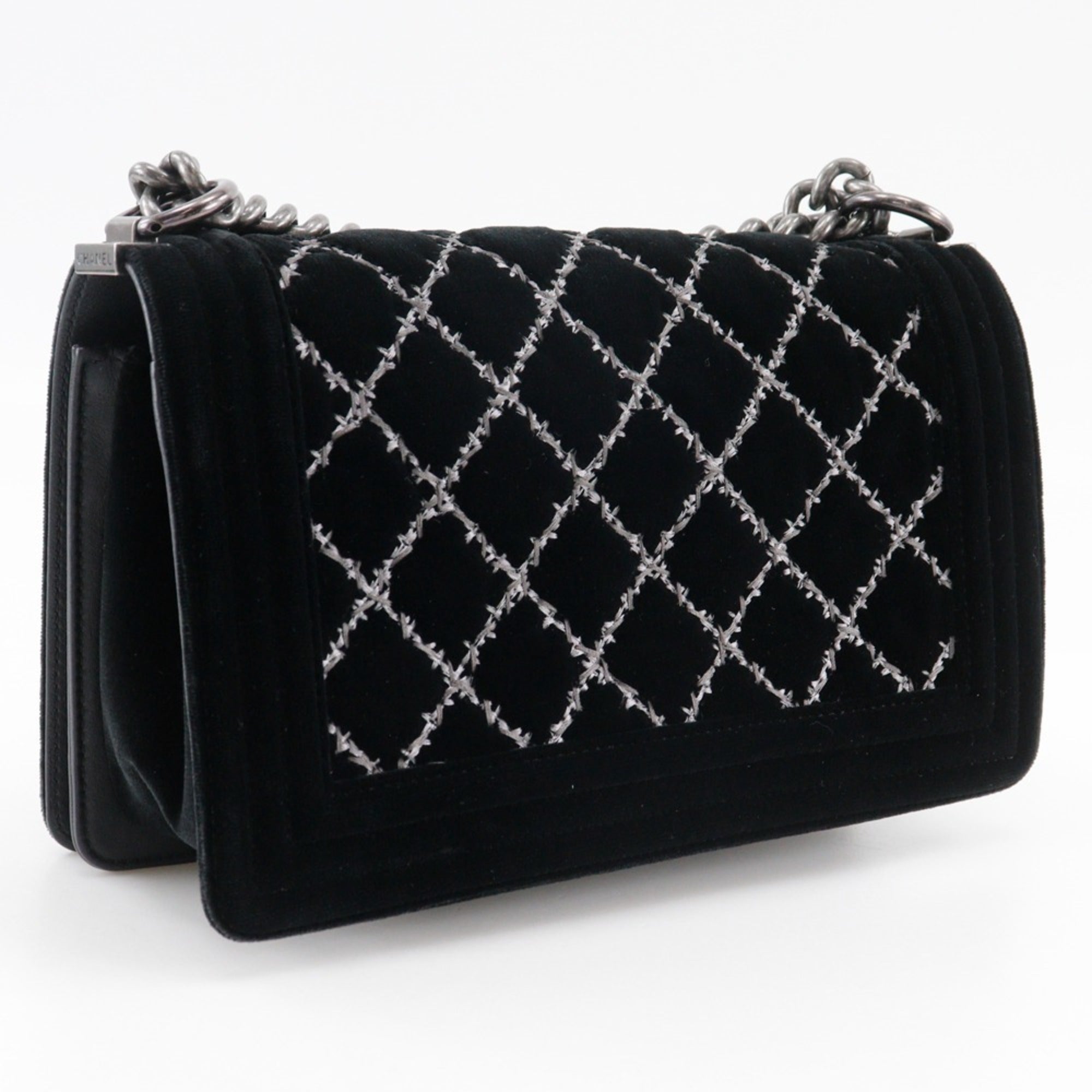 Chanel Black Leather Leather Shoulder Bag (Pre-Owned)
