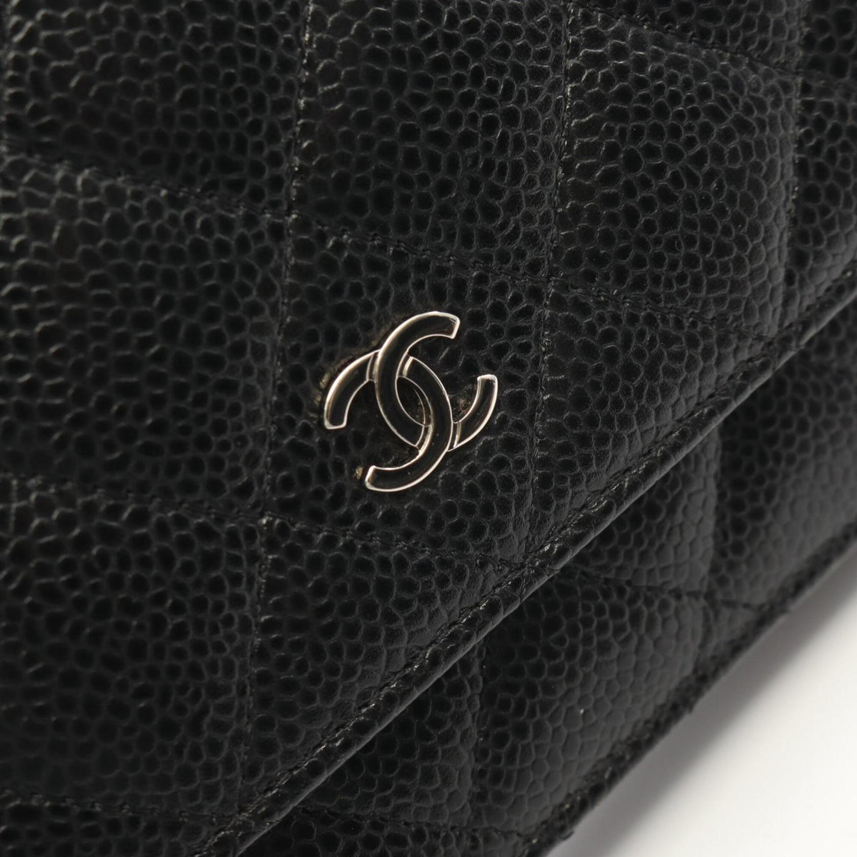 Chanel Black Grained Calfskin Handbag Shoulder Bag (Pre-Owned)