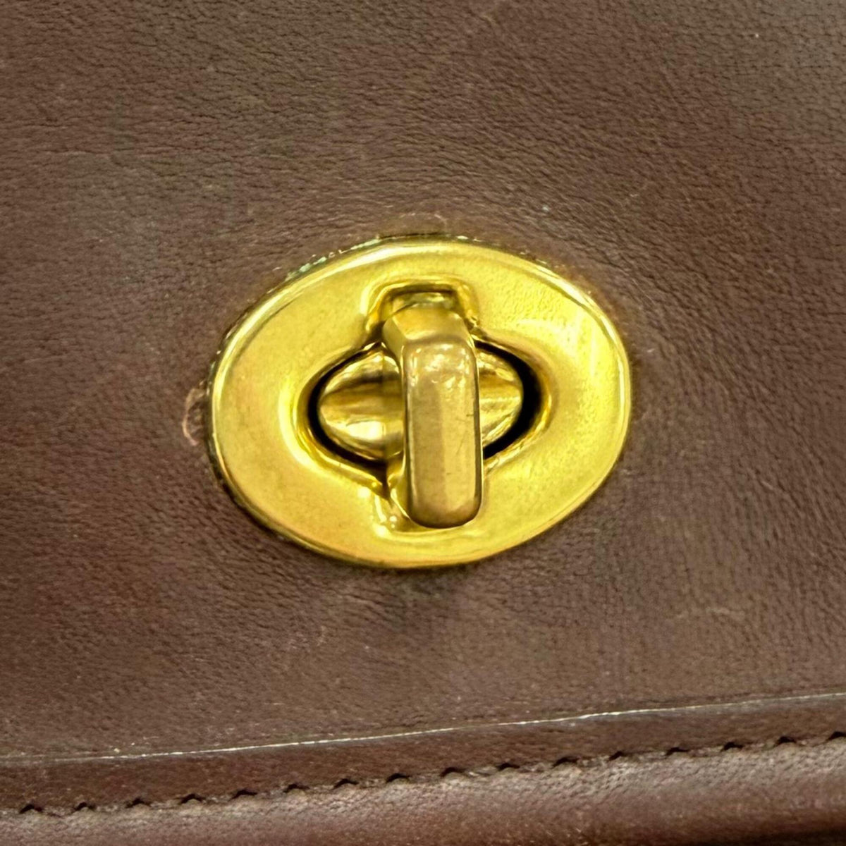 Coach Brown Leather Shoulder Bag (Pre-Owned)