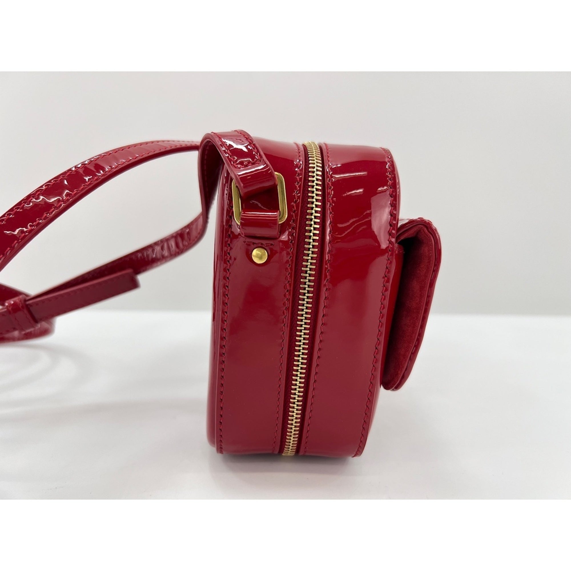 Yves Saint Laurent Red Color Shoulder Bag (Pre-Owned)