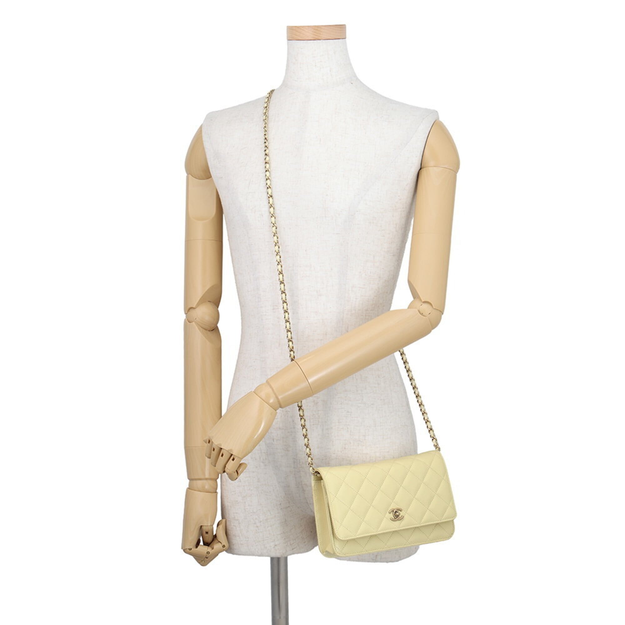 Chanel Yellow Grained Calfskin Handbag (Pre-Owned)