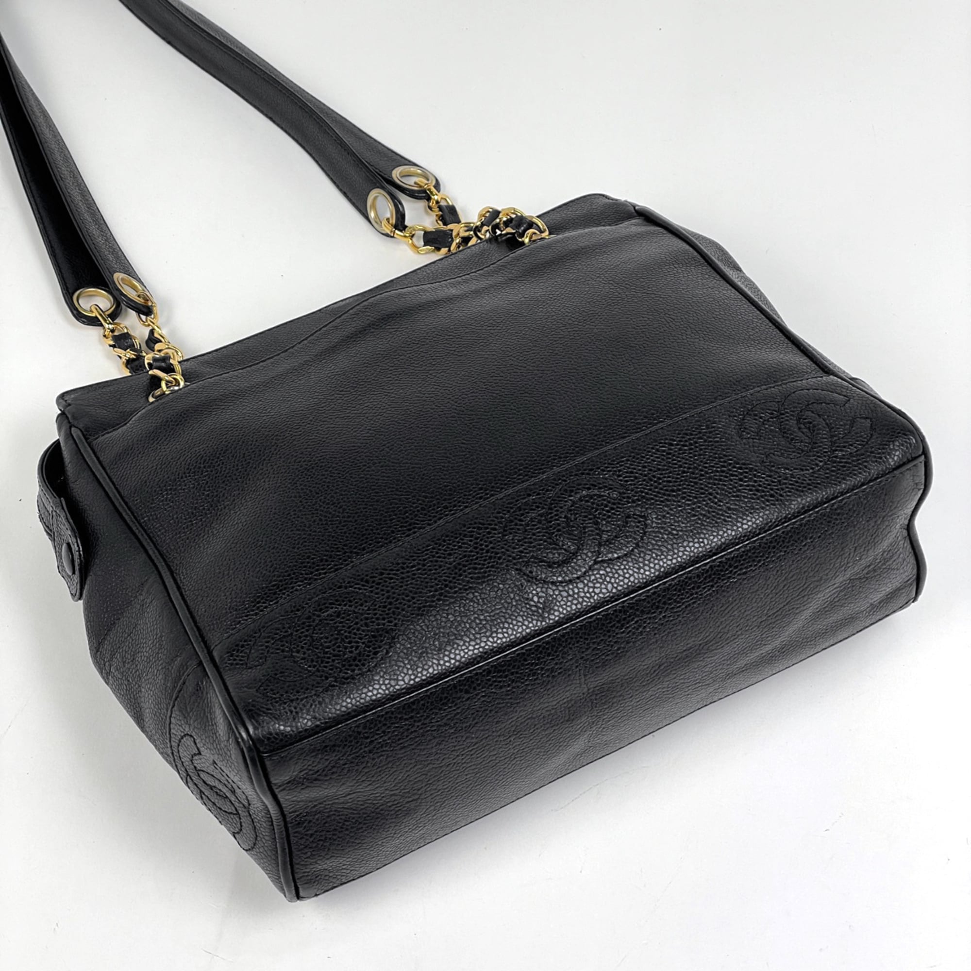 Chanel Black Grained Calfskin Shoulder Bag Tote Bag (Pre-Owned)