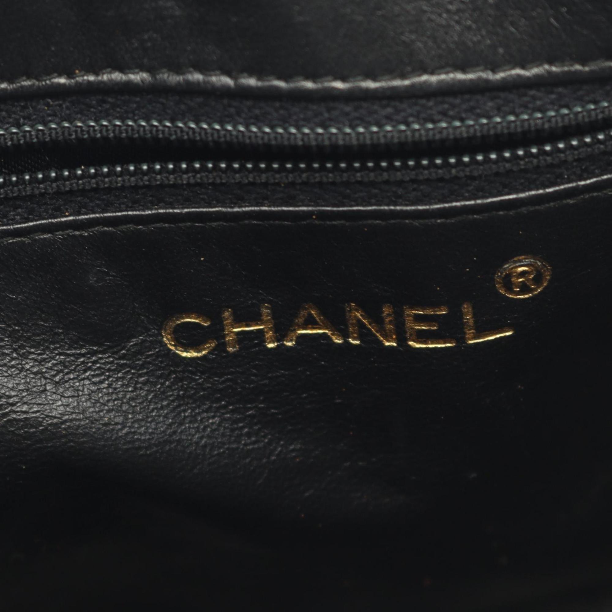 Chanel Black Grained Calfskin Shoulder Bag (Pre-Owned)