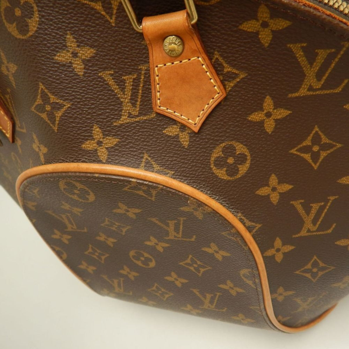 Louis Vuitton Brown Monogram Canvas Handbag (Pre-Owned)