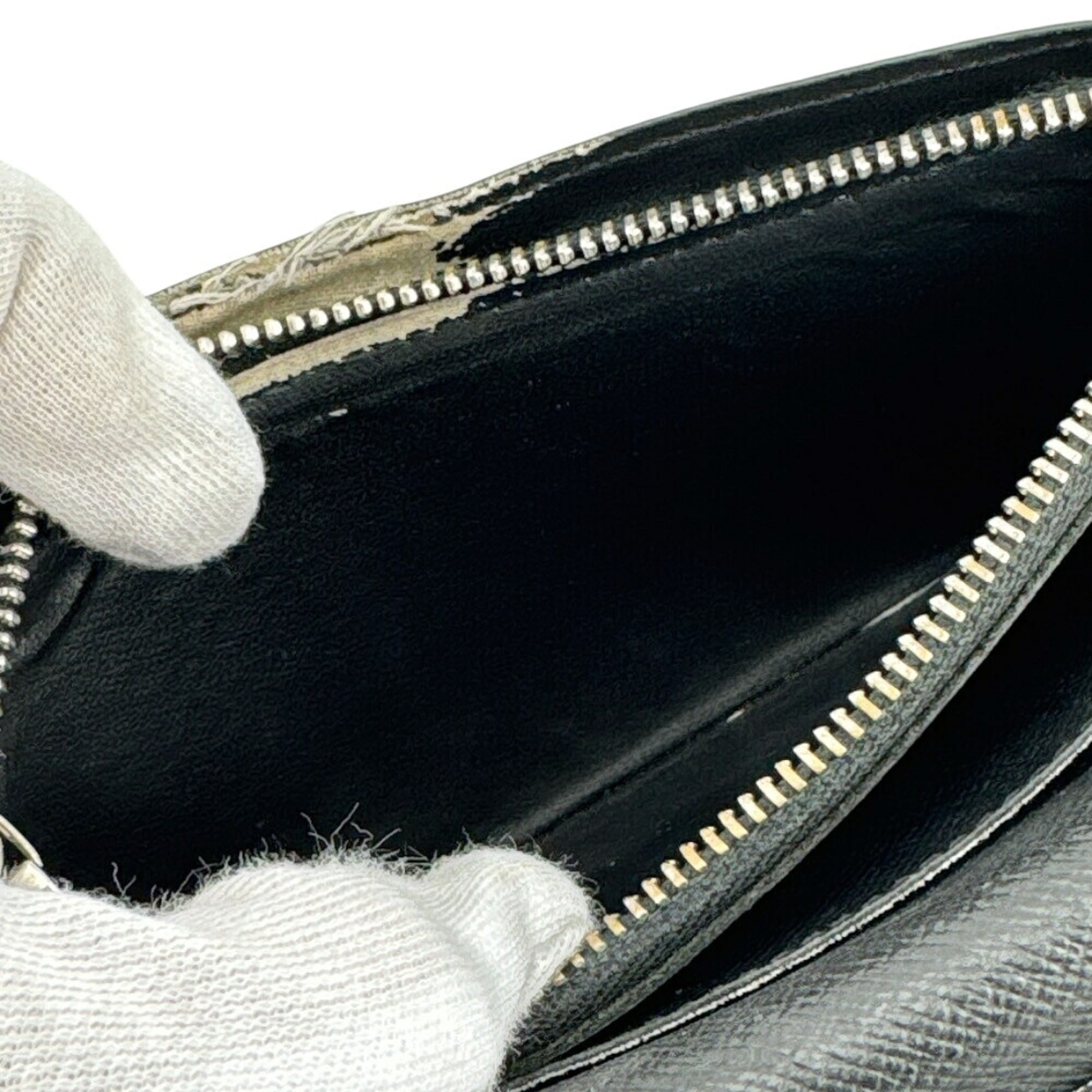 Louis Vuitton Black Leather (Pre-Owned)