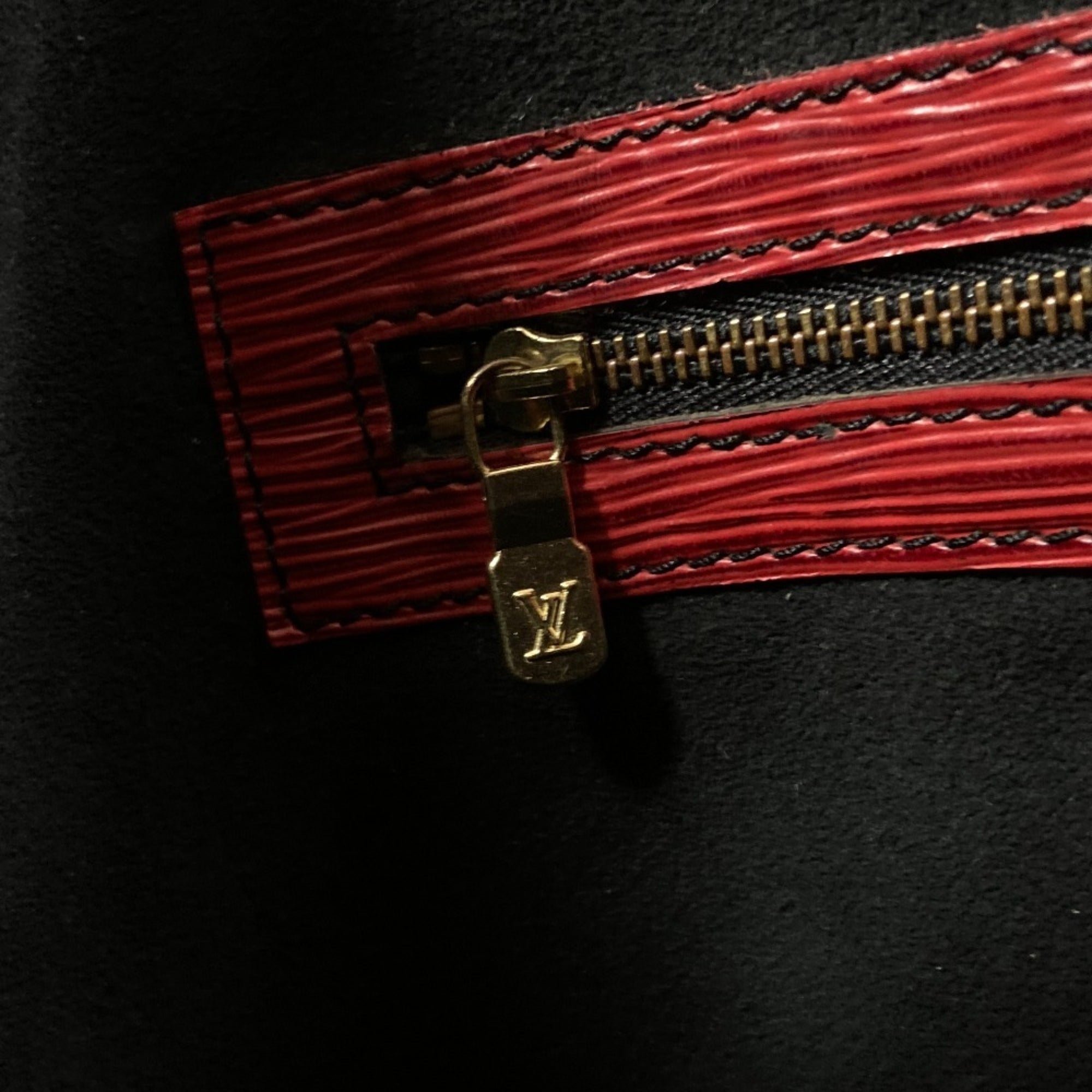 Louis Vuitton Castilian Red Epi Leather Shoulder Bag (Pre-Owned)