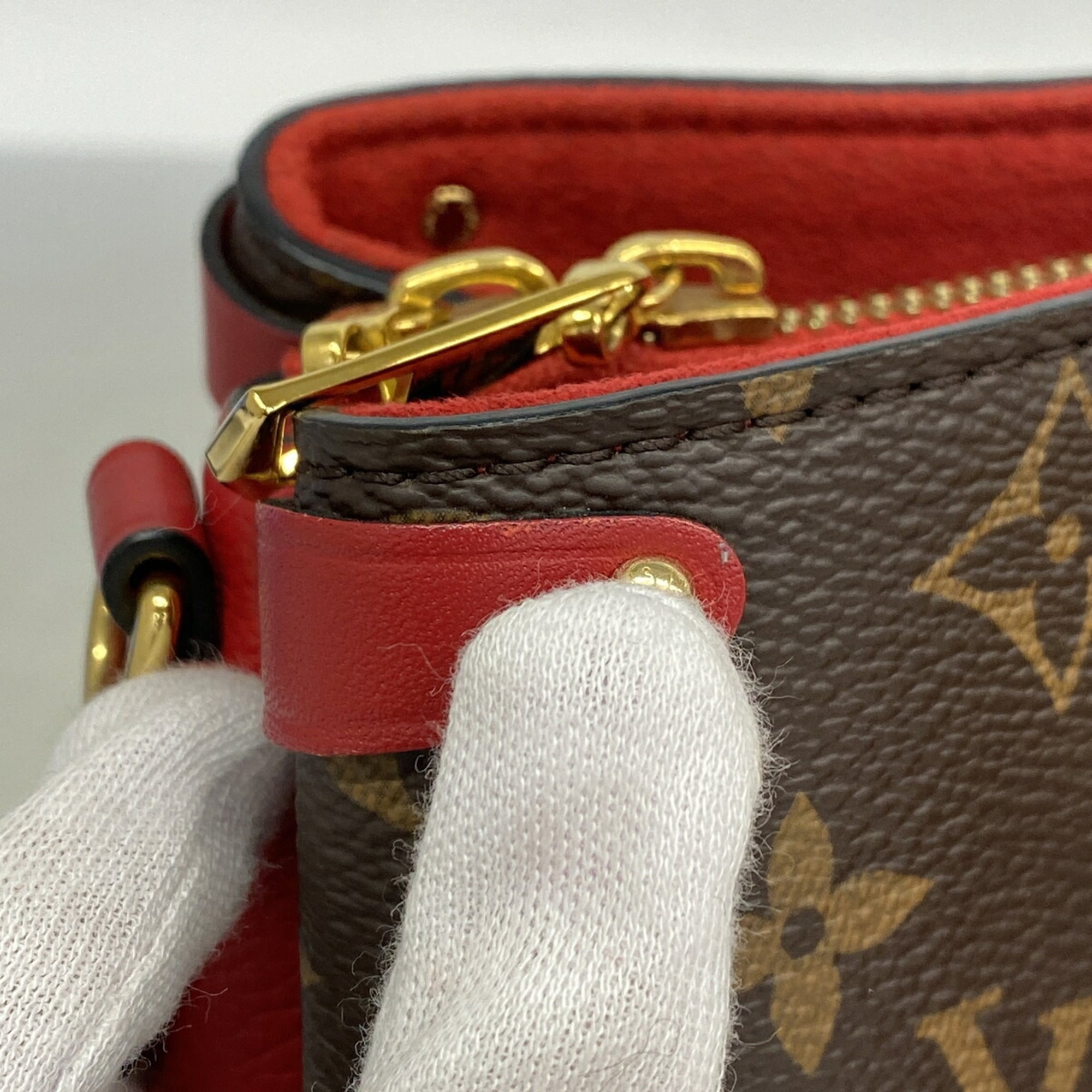 Louis Vuitton Cerise Handbag (Pre-Owned)