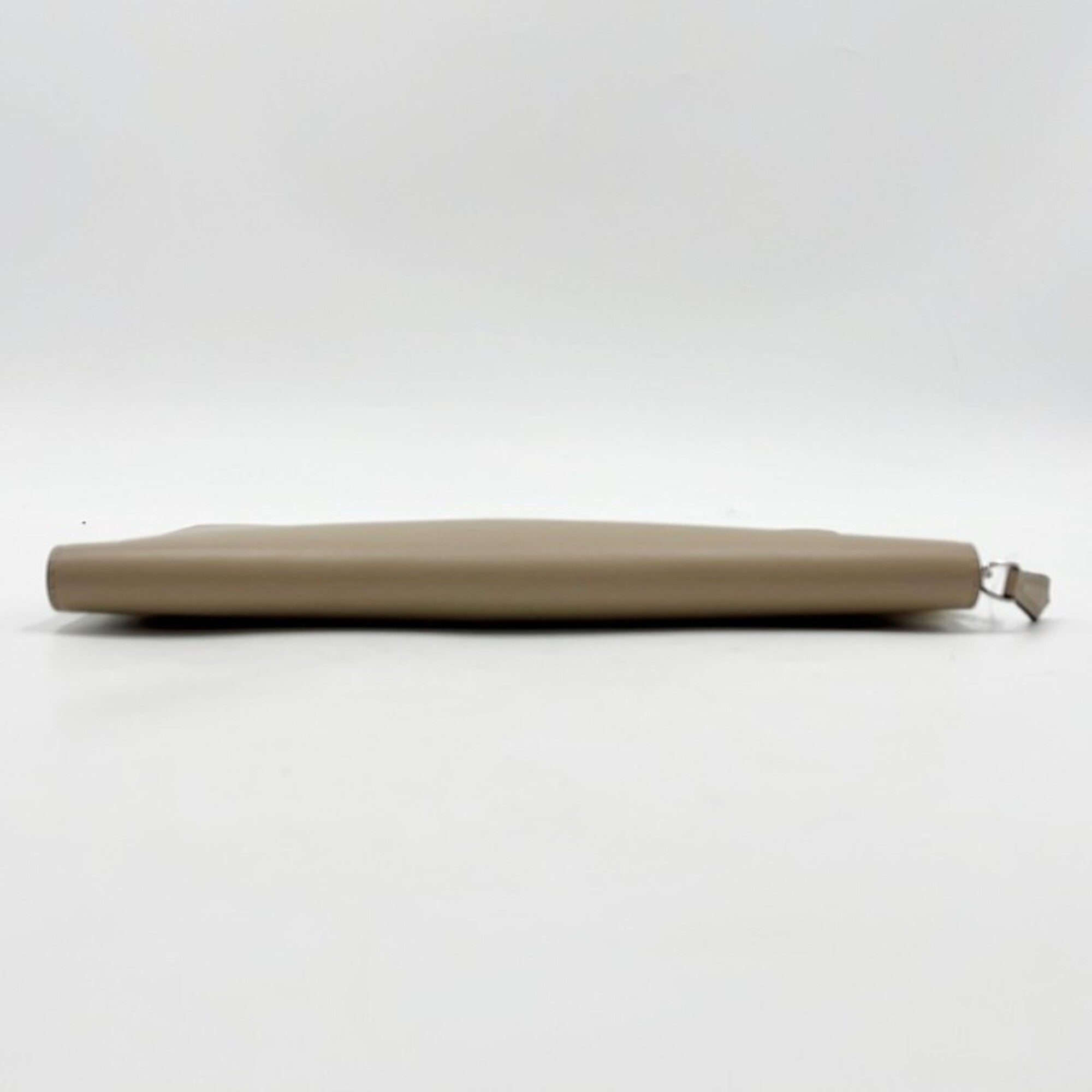 Fendi Beige Leather Clutch Bag (Pre-Owned)