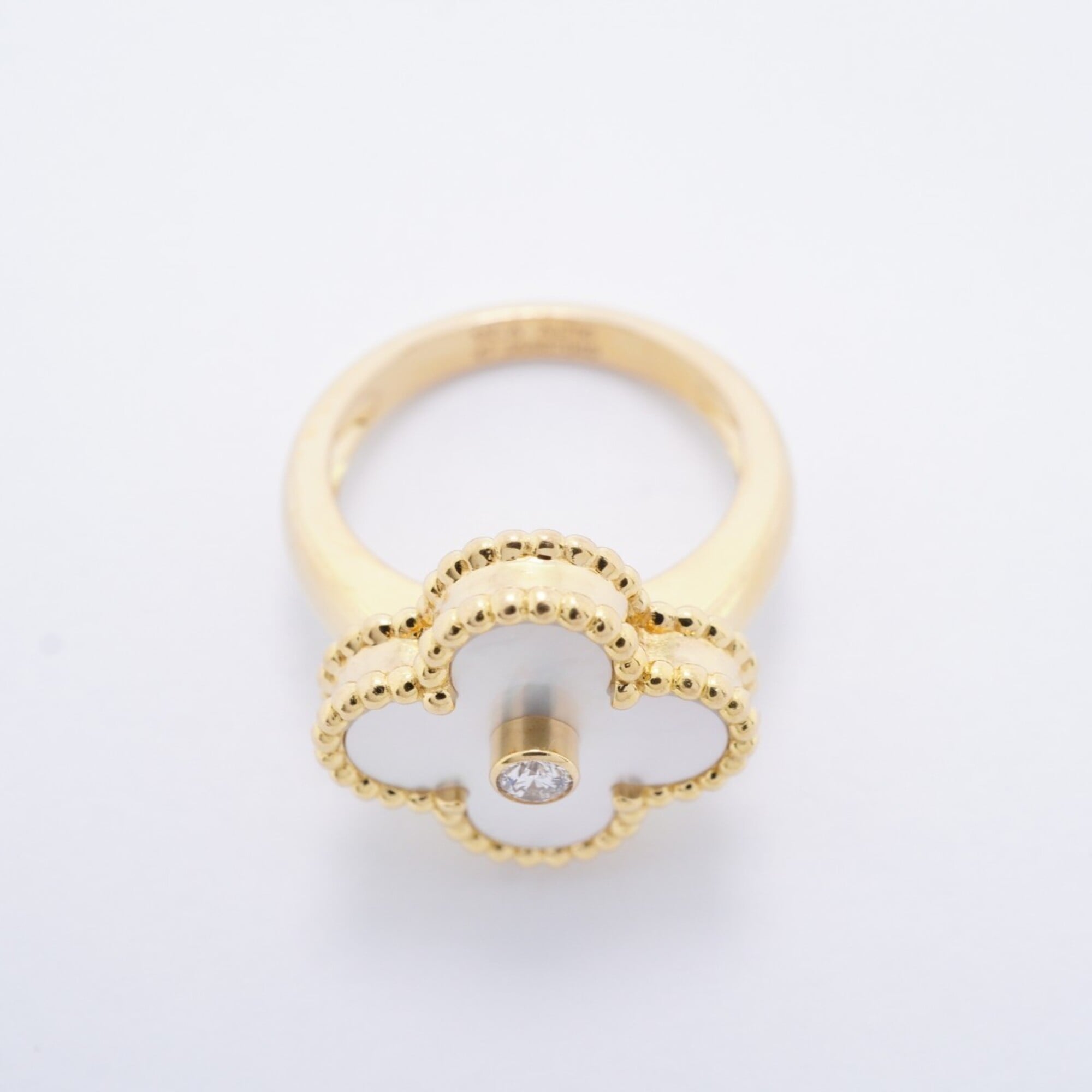 Van Cleef & Arpels Yellow Gold (18K) Mother Of Pearl Band Ring (Pre-Owned)