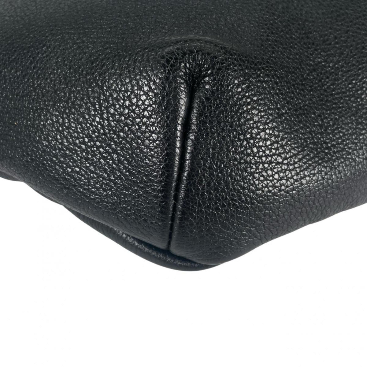 Gucci Black Leather Fanny Pack Sling Bag (Pre-Owned)