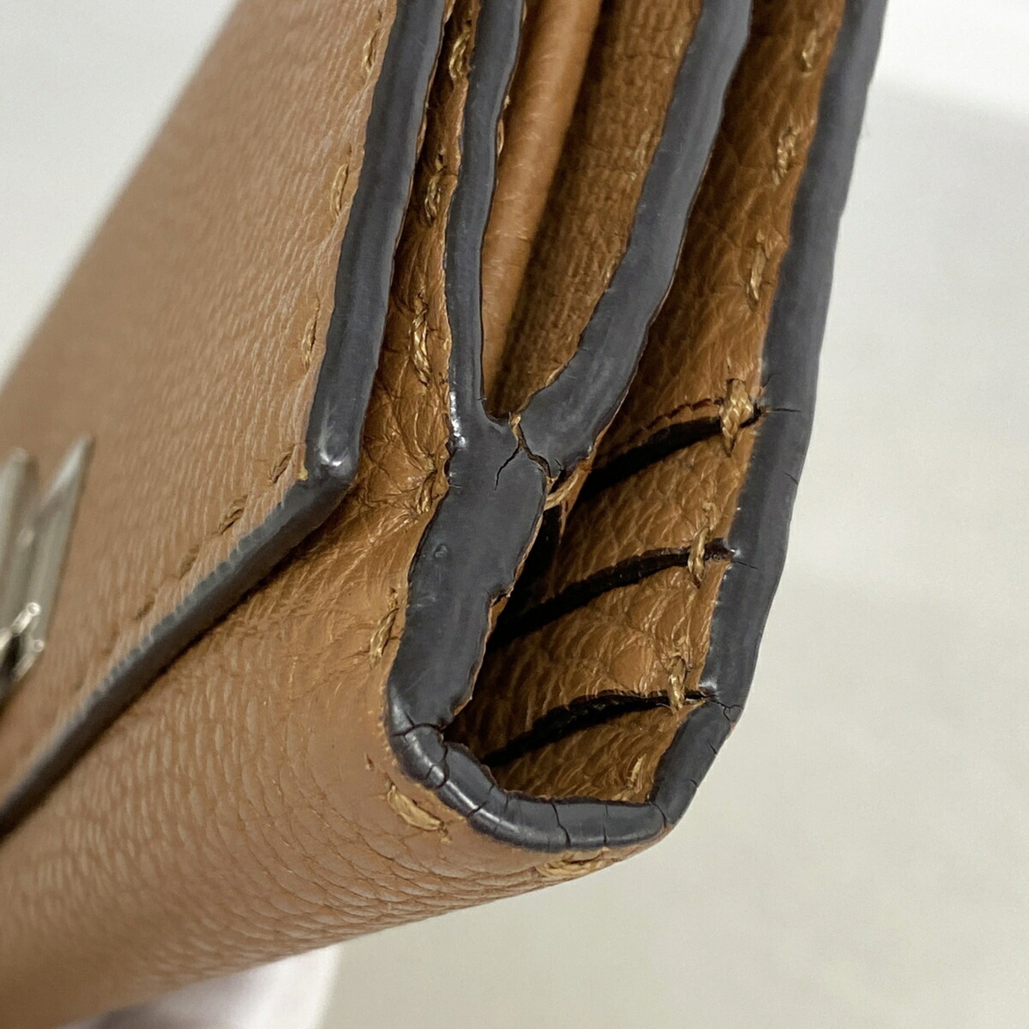 Fendi Brown Leather Long Wallet (Bi-Fold) (Pre-Owned)
