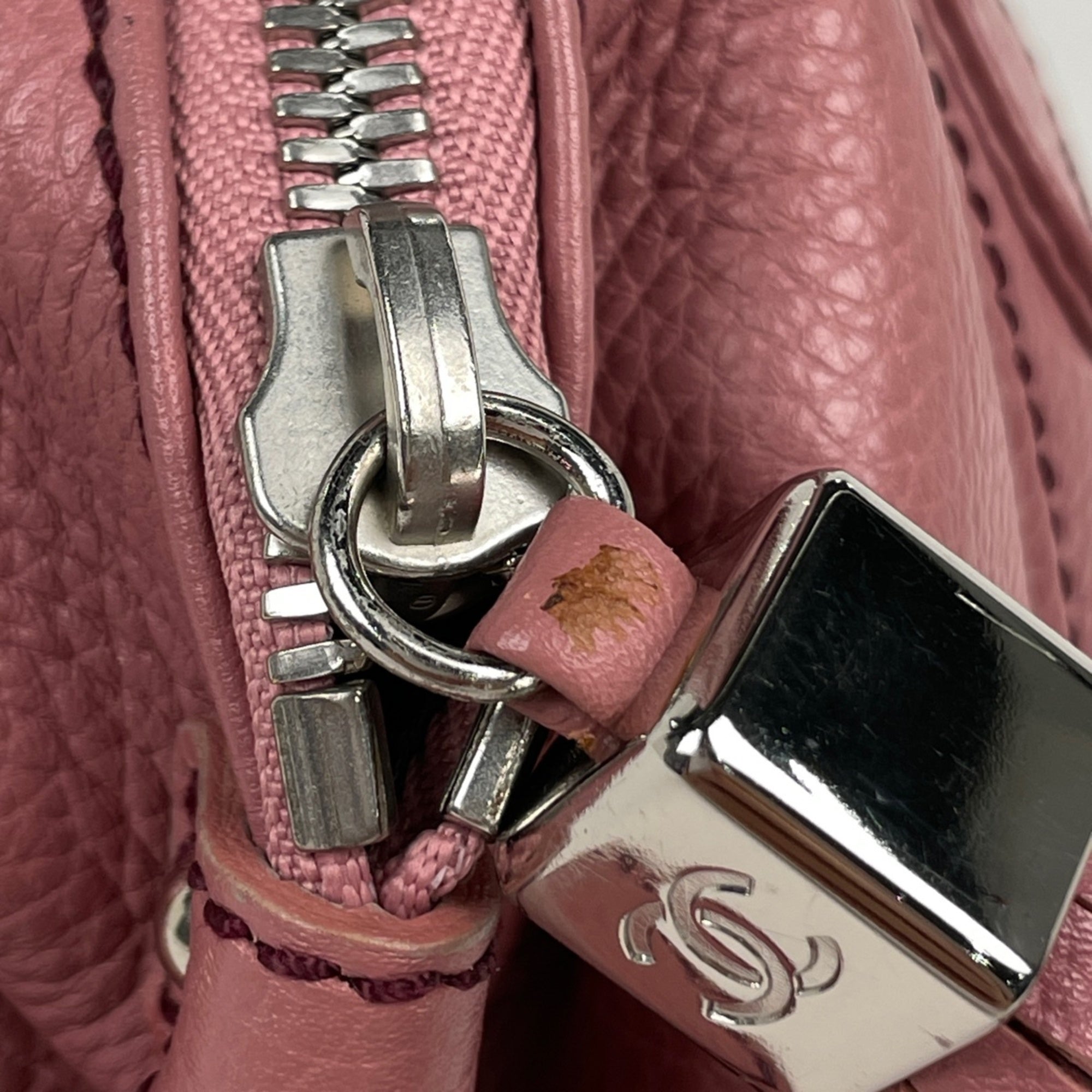 Chanel Pink Leather Handbag (Pre-Owned)
