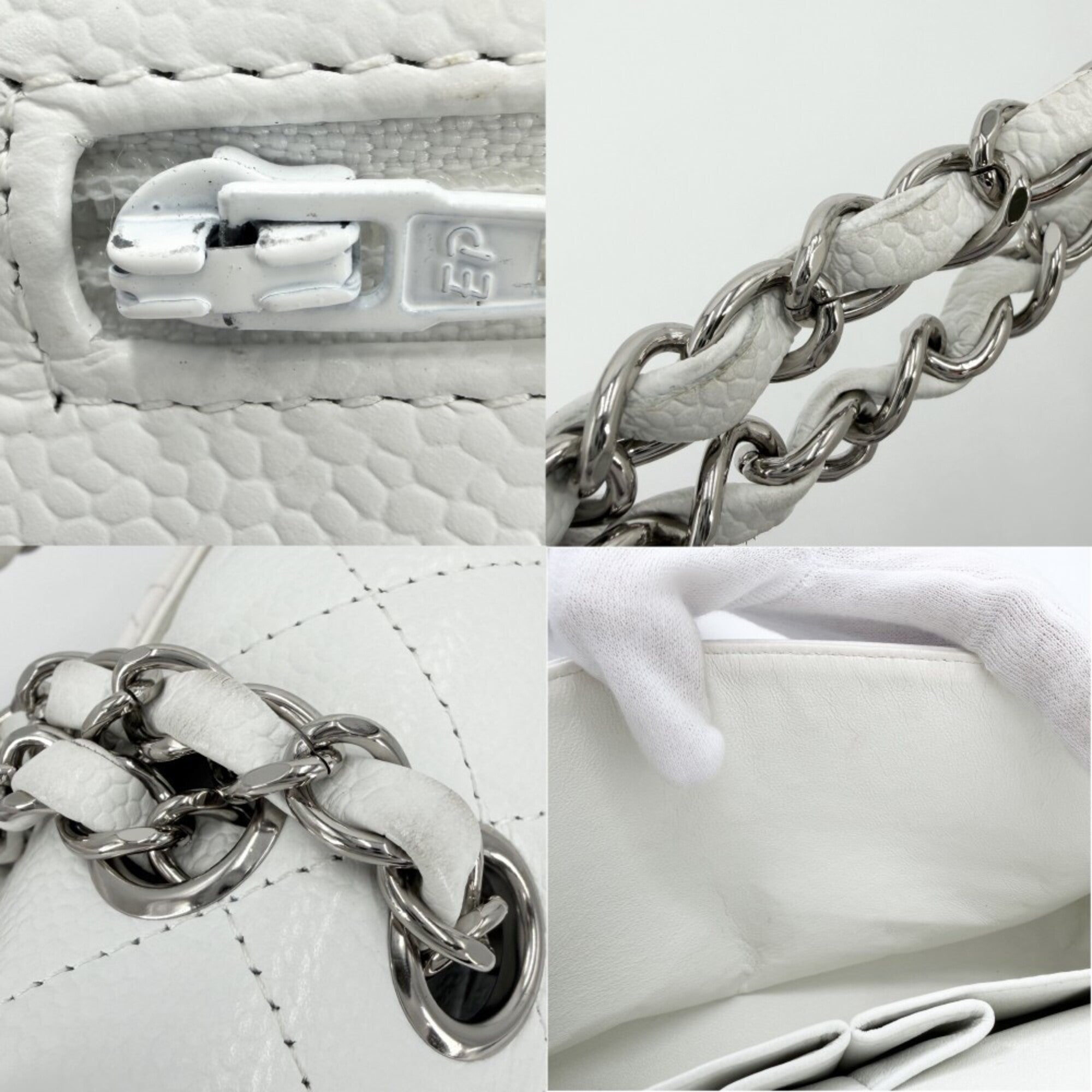 Chanel White Grained Calfskin Shoulder Bag (Pre-Owned)