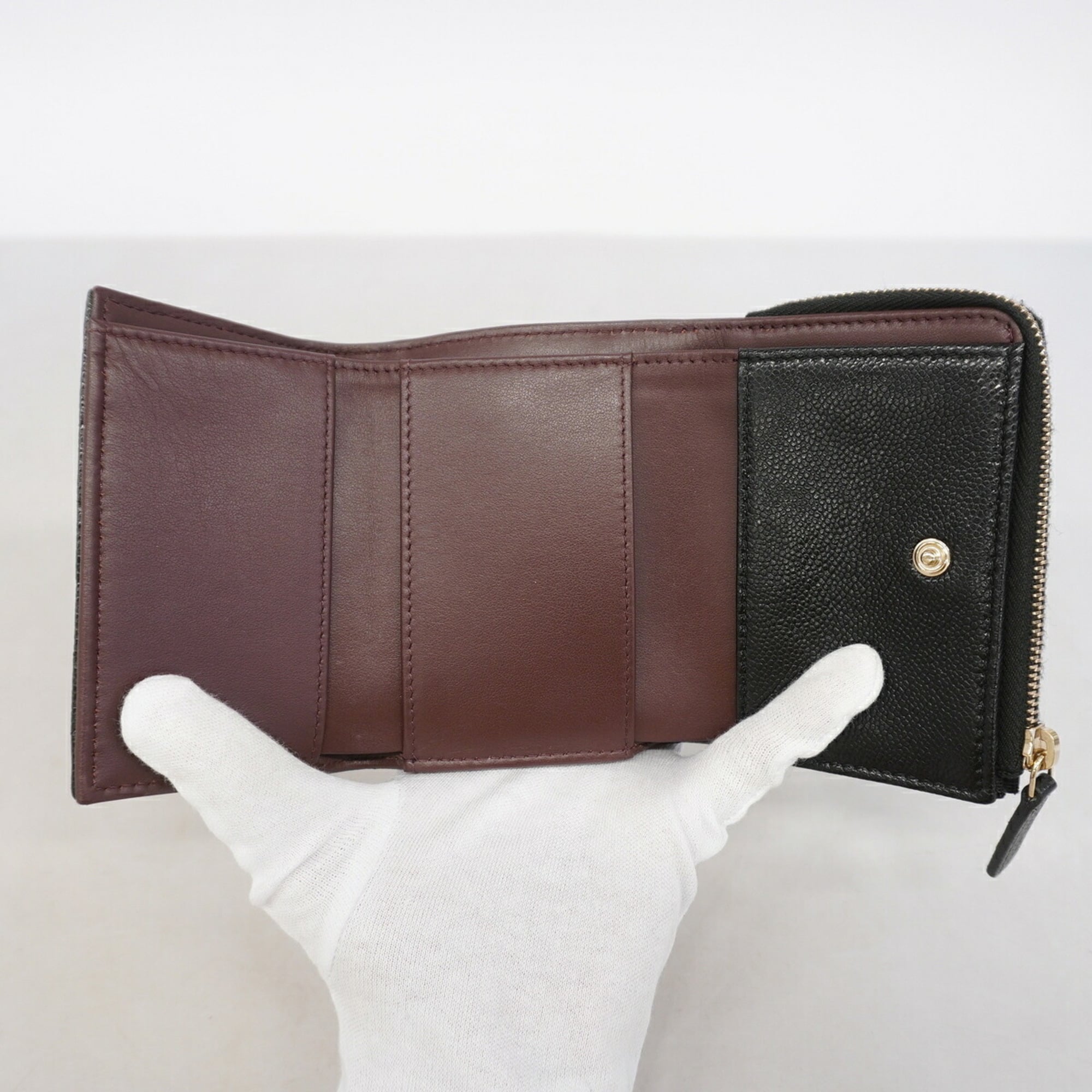 Chanel Black Grained Calfskin Wallet (Tri-Fold) (Pre-Owned)
