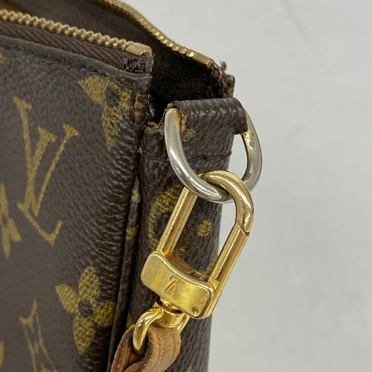Louis Vuitton Brown Pouch (Pre-Owned)
