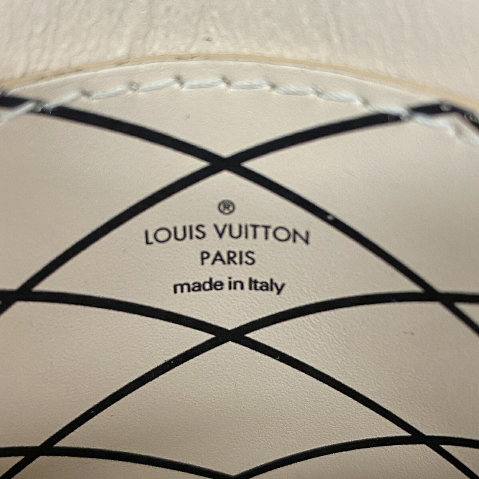 Louis Vuitton Brown Shoulder Bag (Pre-Owned)