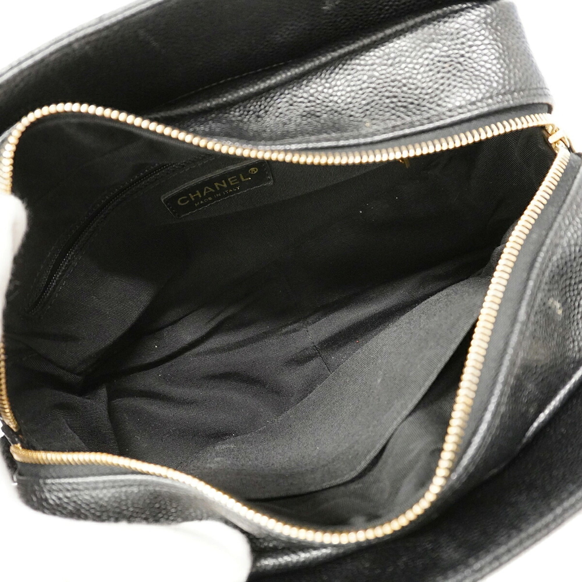 Chanel Black Grained Calfskin Shoulder Bag (Pre-Owned)