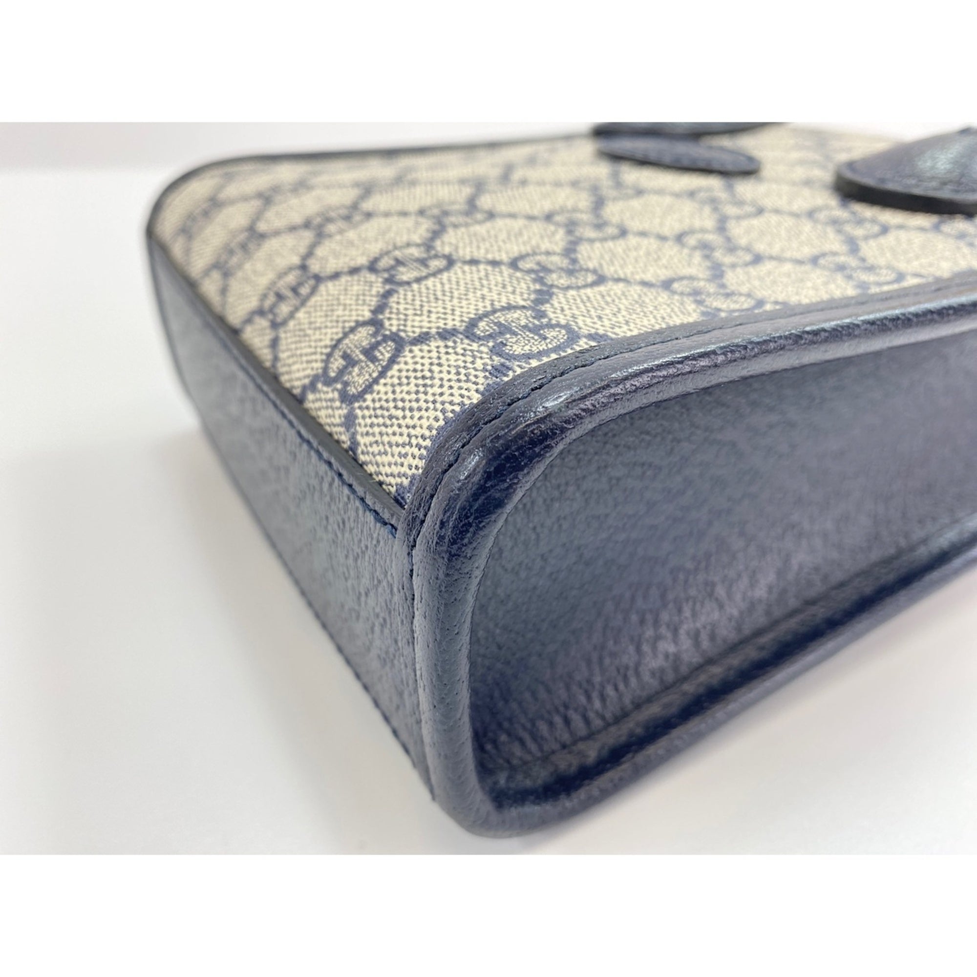 Gucci Beige Shoulder Bag (Pre-Owned)