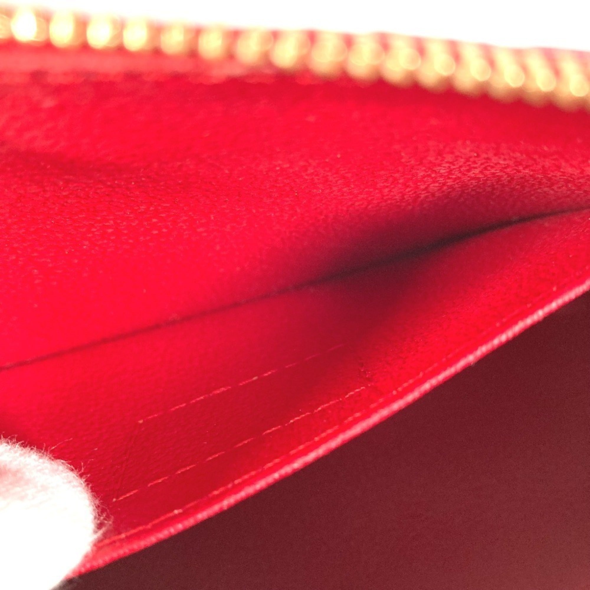 Louis Vuitton Pomme D'amour Red Color Monogram Vernis Canvas Handbag Pouch (Pre-Owned)