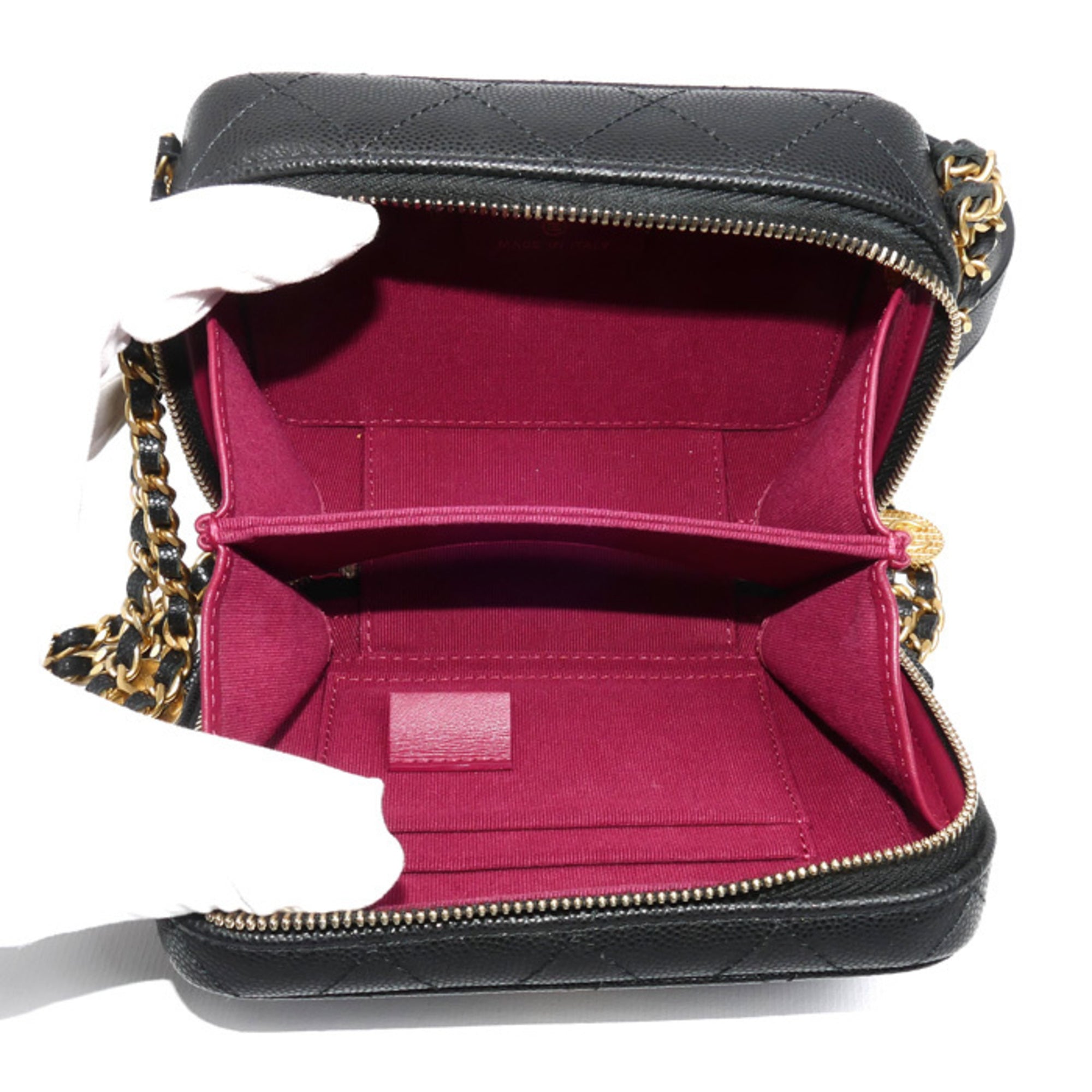 Chanel Black Leather Shoulder Bag (Pre-Owned)