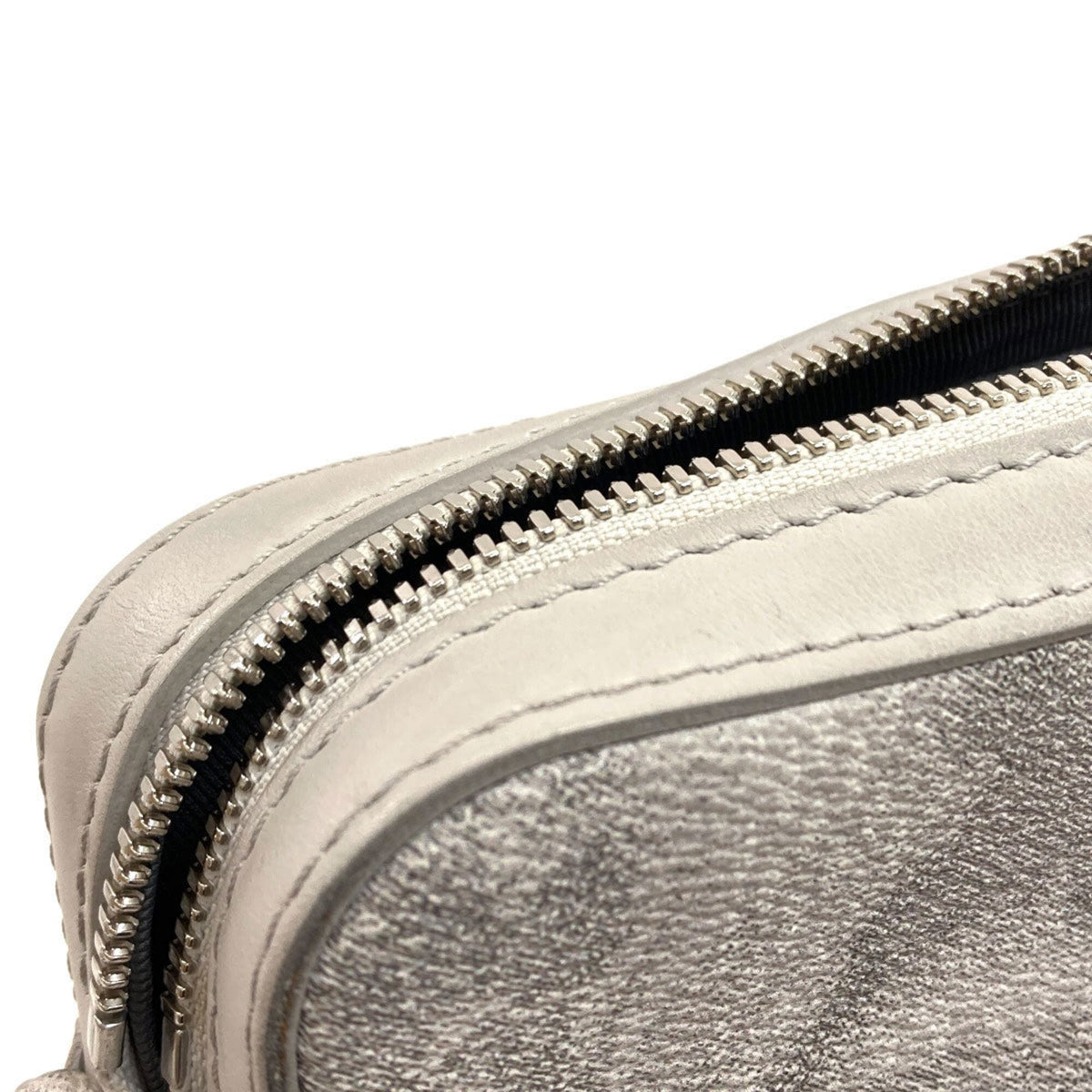 Louis Vuitton Gray Shoulder Bag (Pre-Owned)