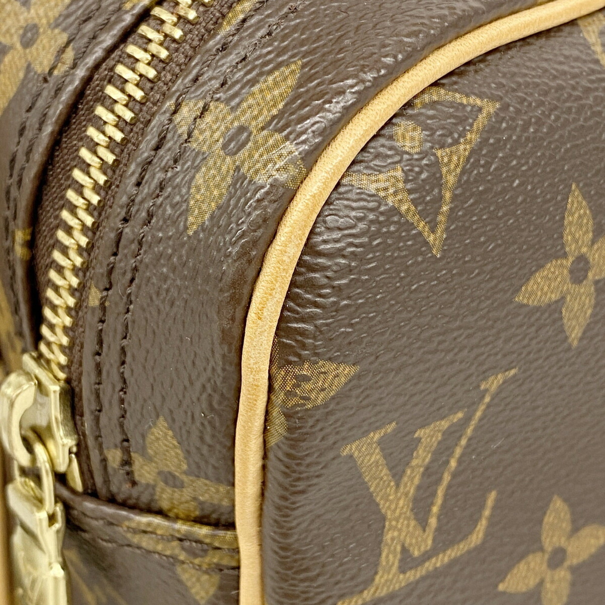 Louis Vuitton Brown Shoulder Bag (Pre-Owned)