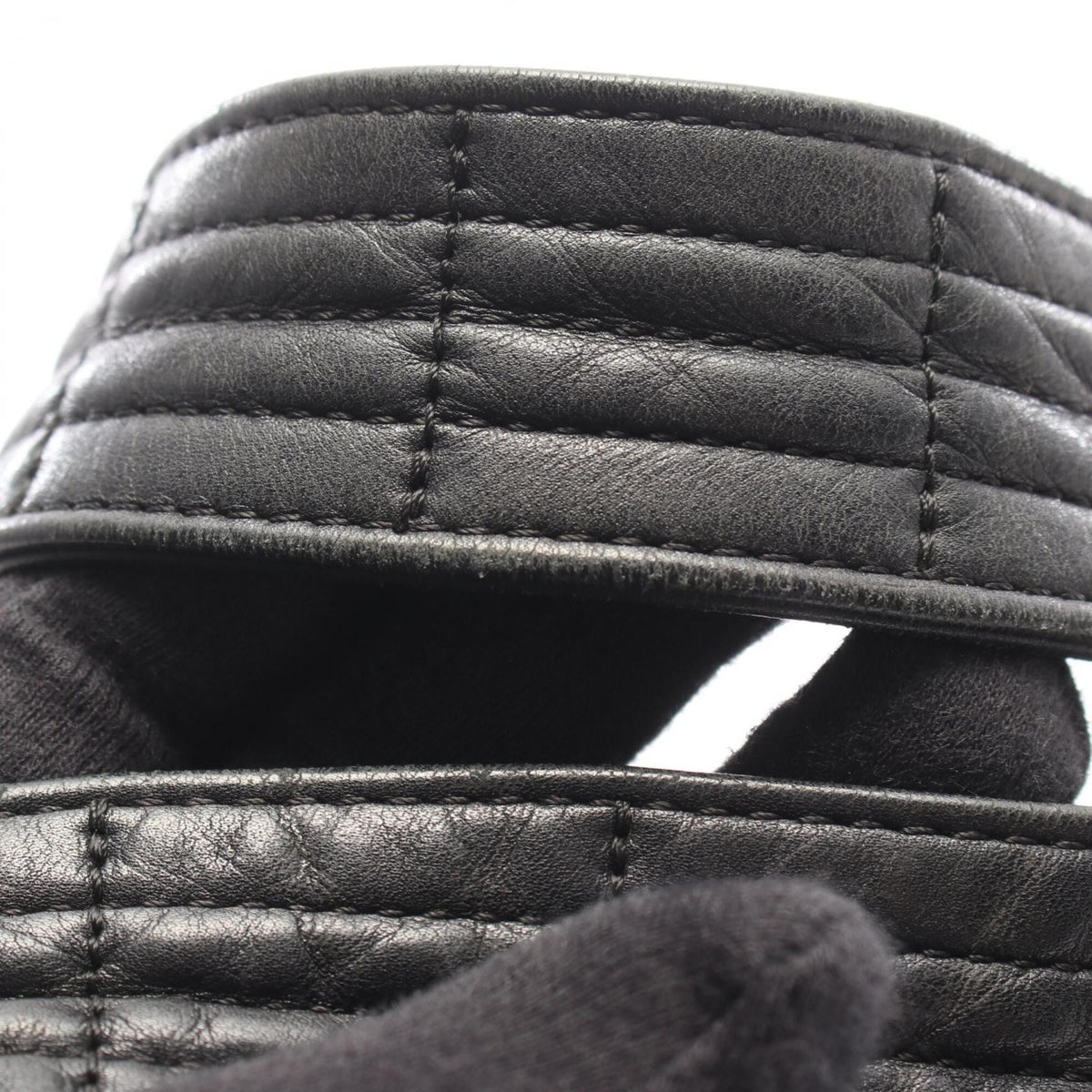 Chanel Black Leather Handbag (Pre-Owned)