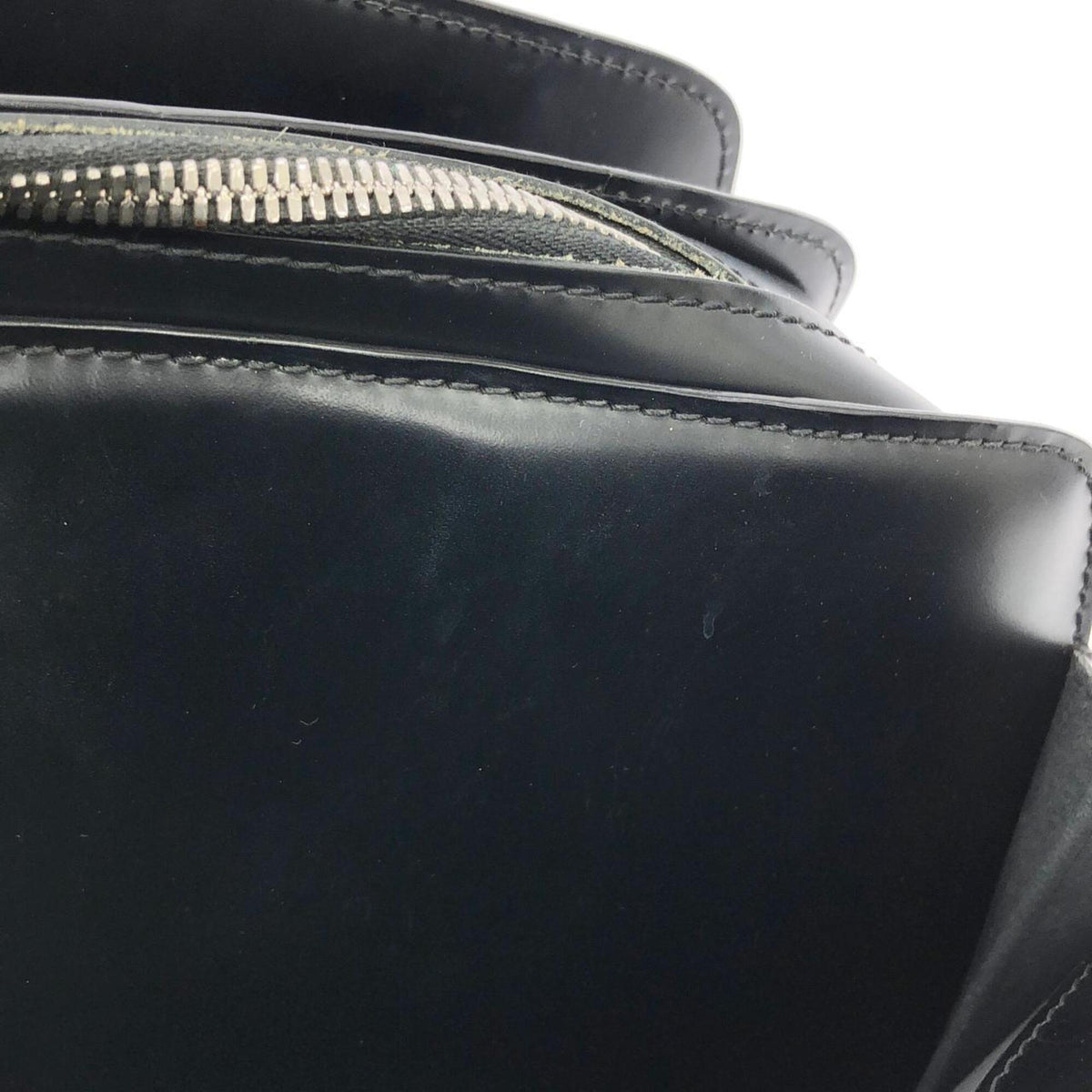 Louis Vuitton Black Leather Handbag (Pre-Owned)