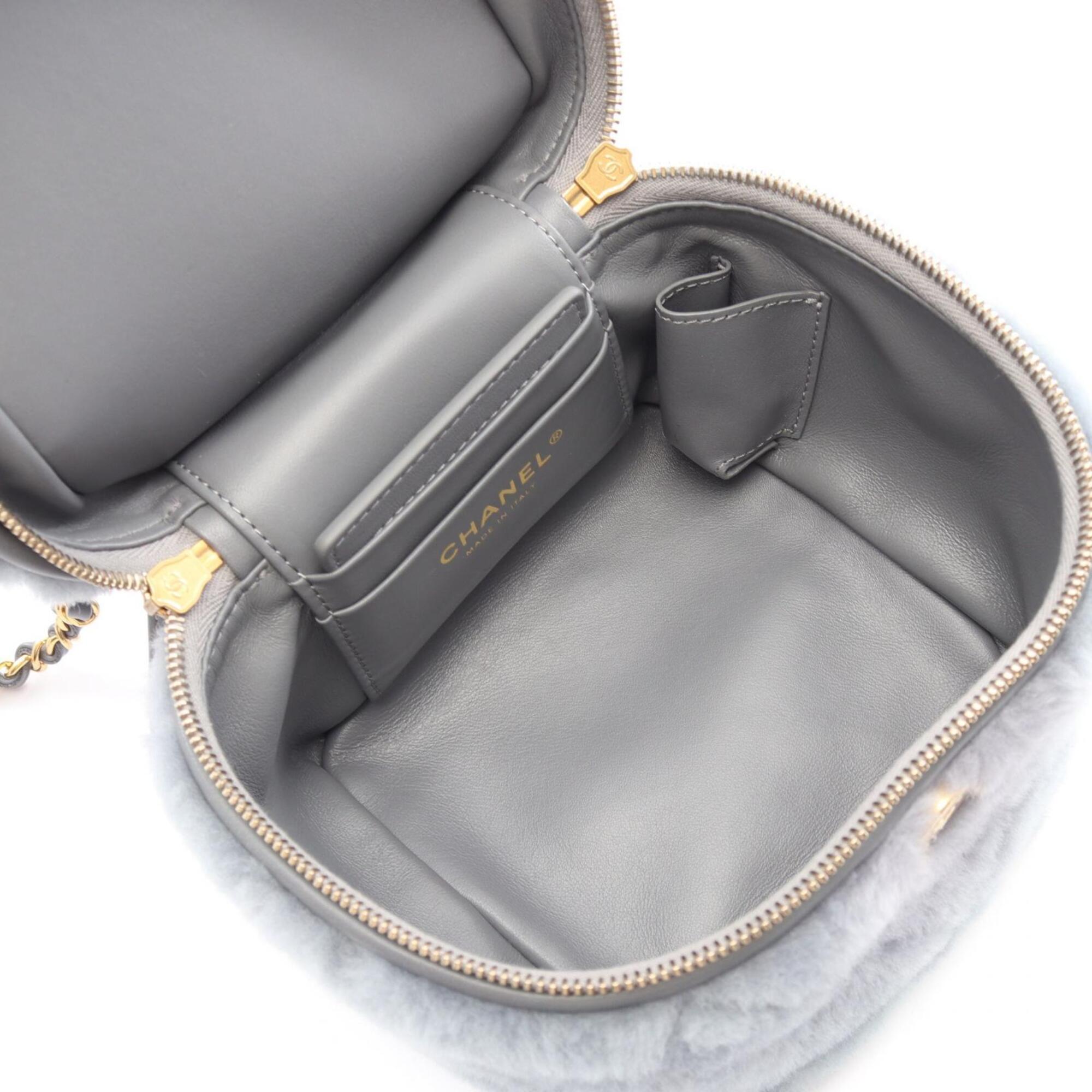 Chanel Gray Leather Handbag Shoulder Bag (Pre-Owned)