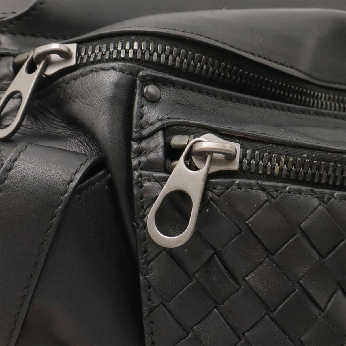 Bottega Veneta Black Leather Fanny Pack (Pre-Owned)