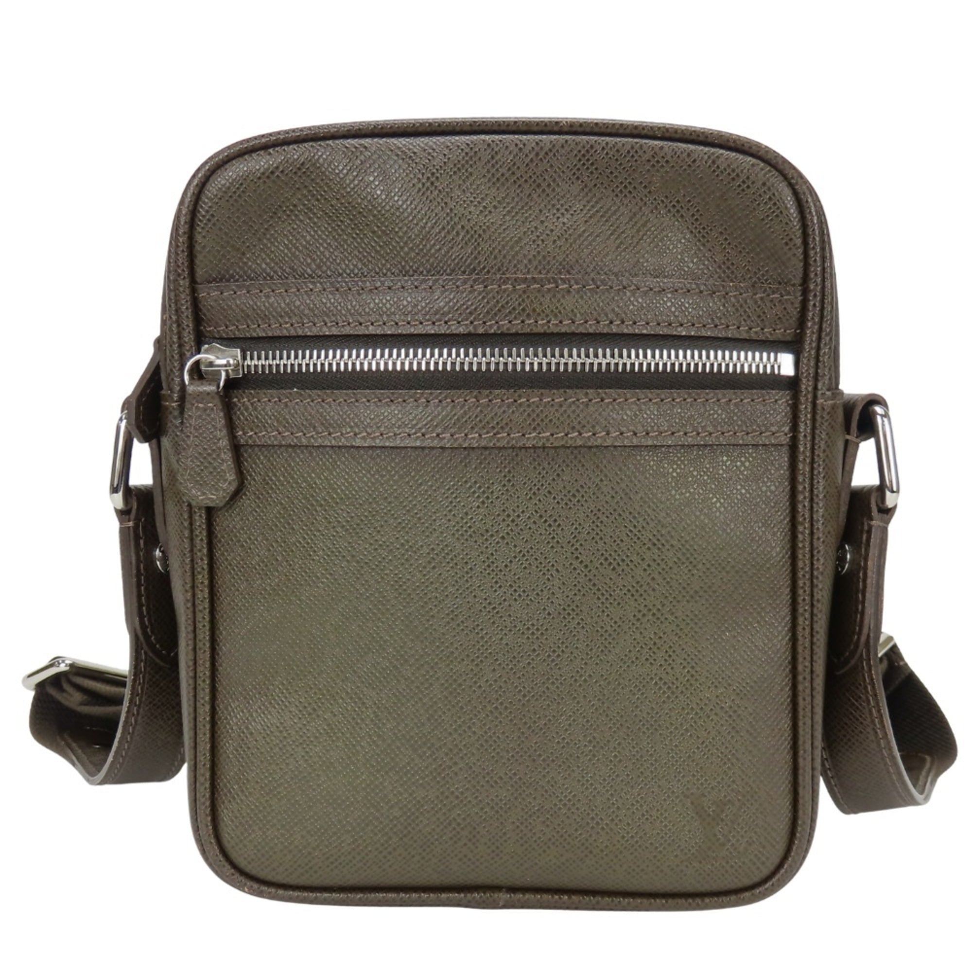 Louis Vuitton Taiga Brown Grizzly Taiga Leather Shoulder Bag (Pre-Owned)