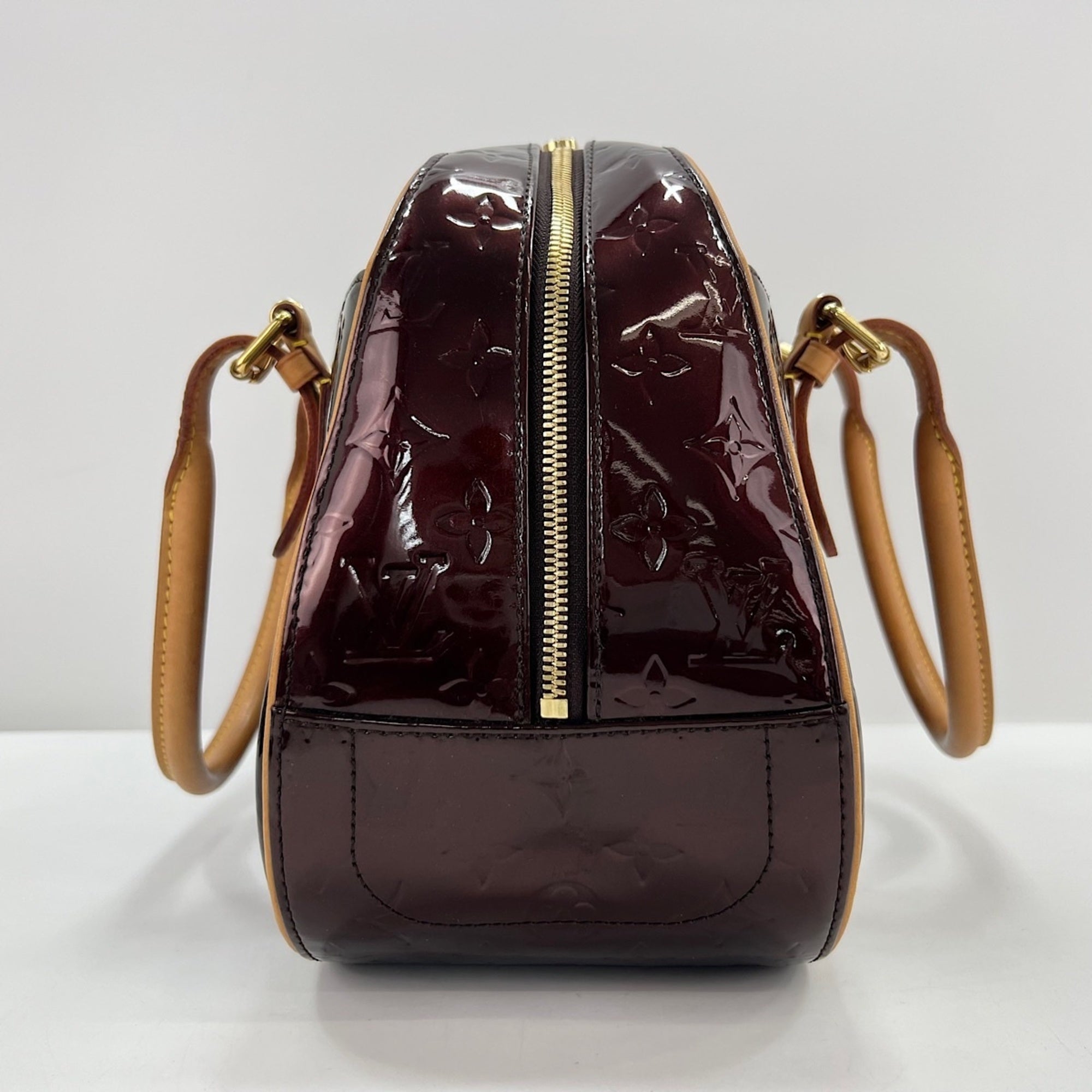 Louis Vuitton Wine Handbag (Pre-Owned)