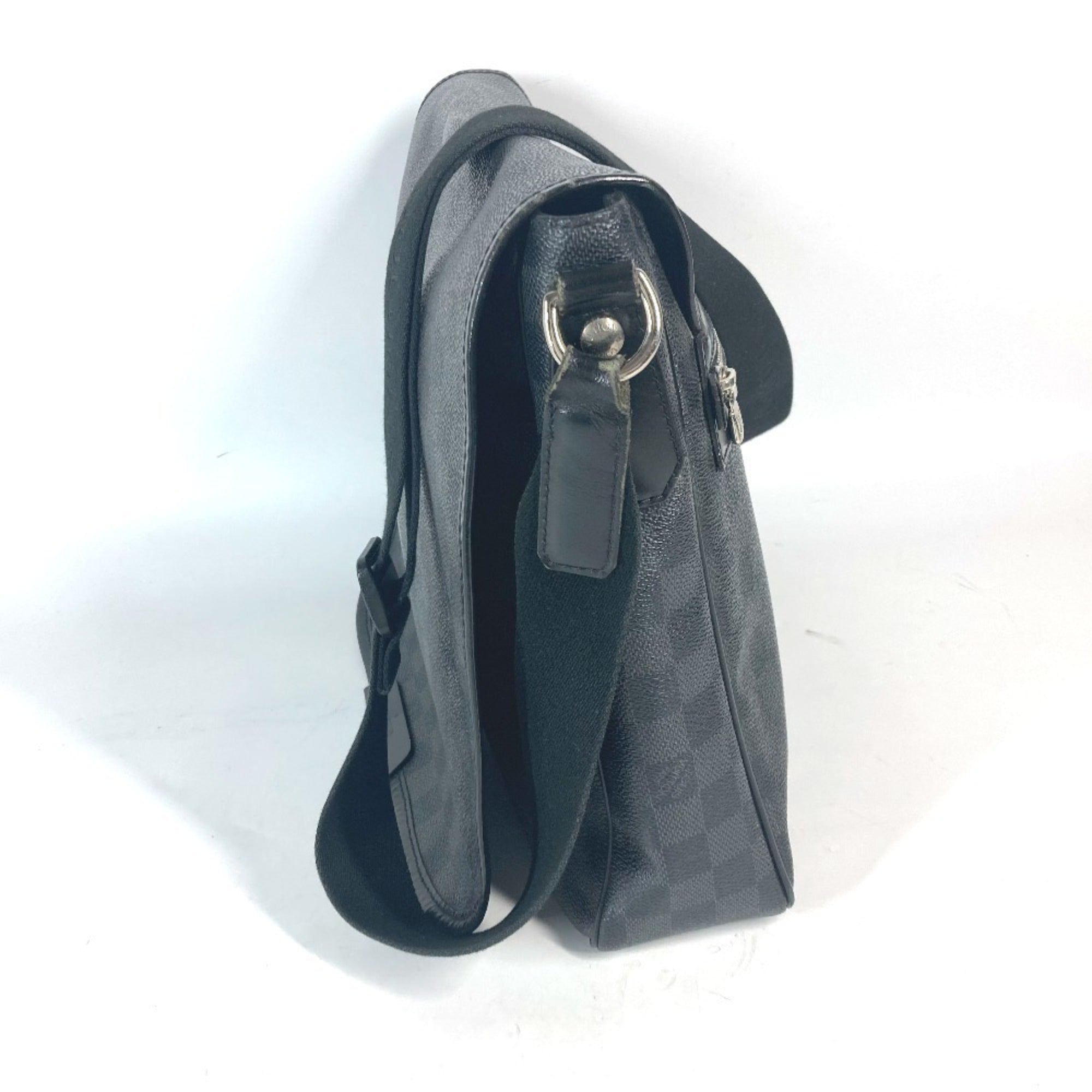 Louis Vuitton Black Damier Graphite Messenger Bag Shoulder Bag (Pre-Owned)