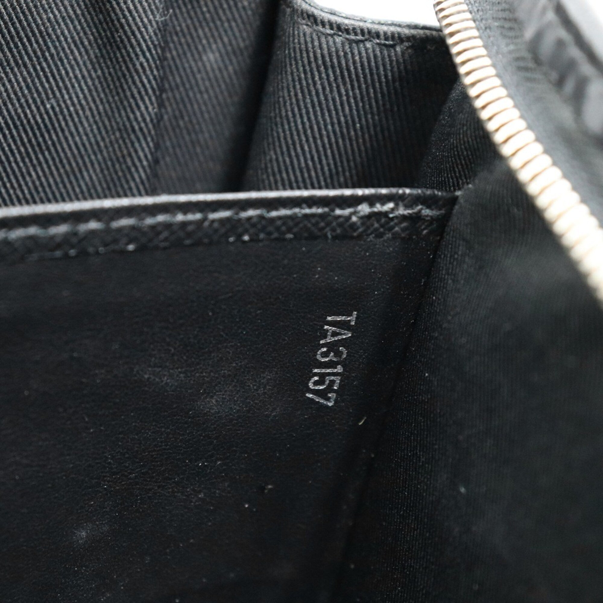 Louis Vuitton Black Damier Graphite Clutch Bag (Pre-Owned)