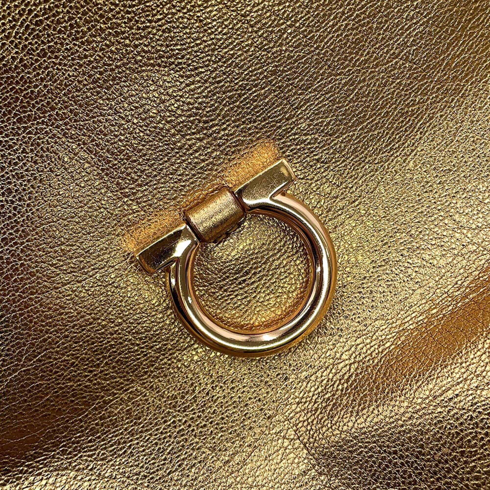 Salvatore Ferragamo Gold Leather Handbag Shoulder Bag (Pre-Owned)