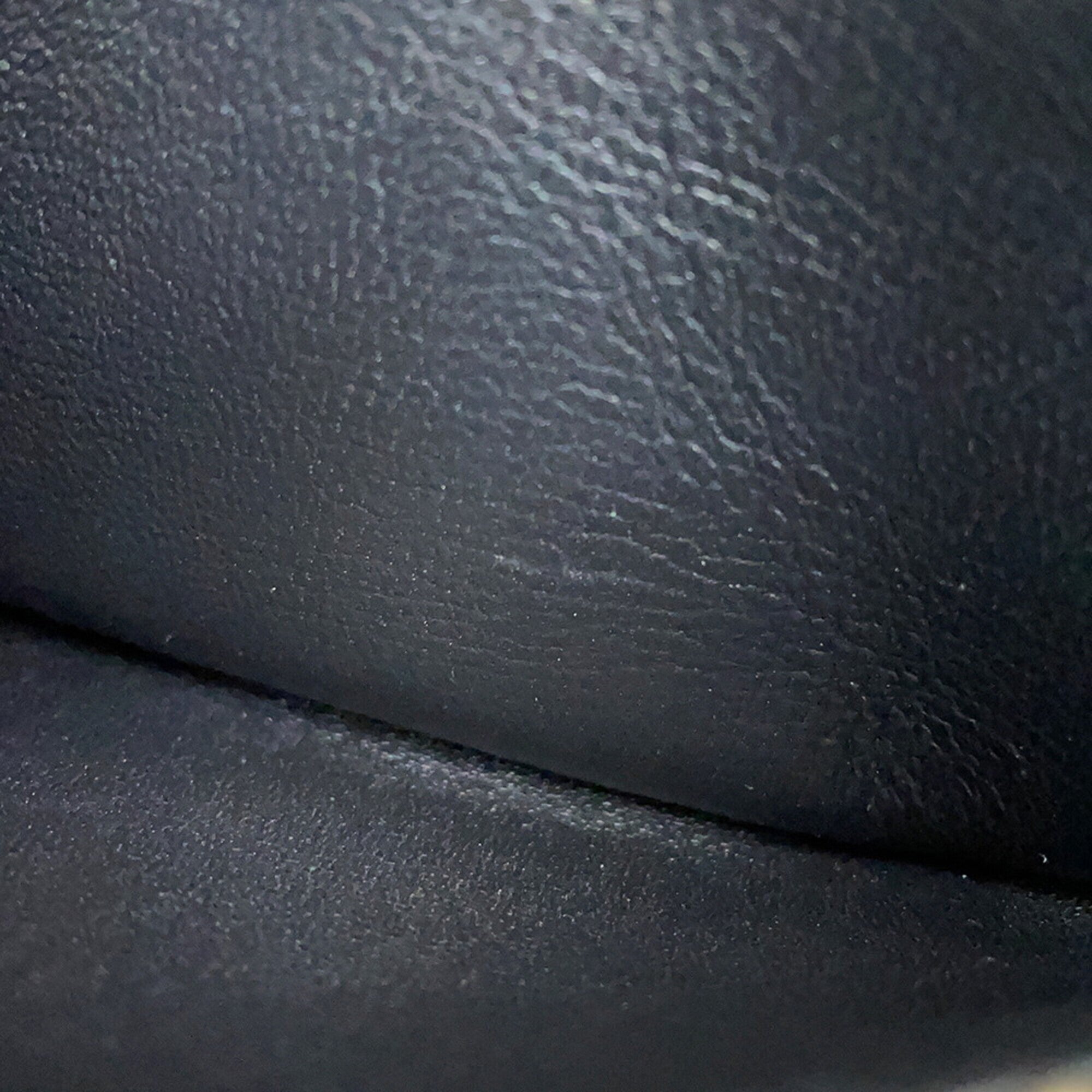Loewe Black Leather Shoulder Bag (Pre-Owned)