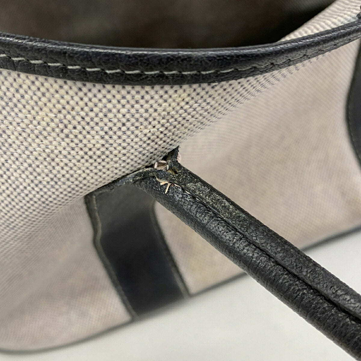 Hermes Black Toile H Tote Bag (Pre-Owned)